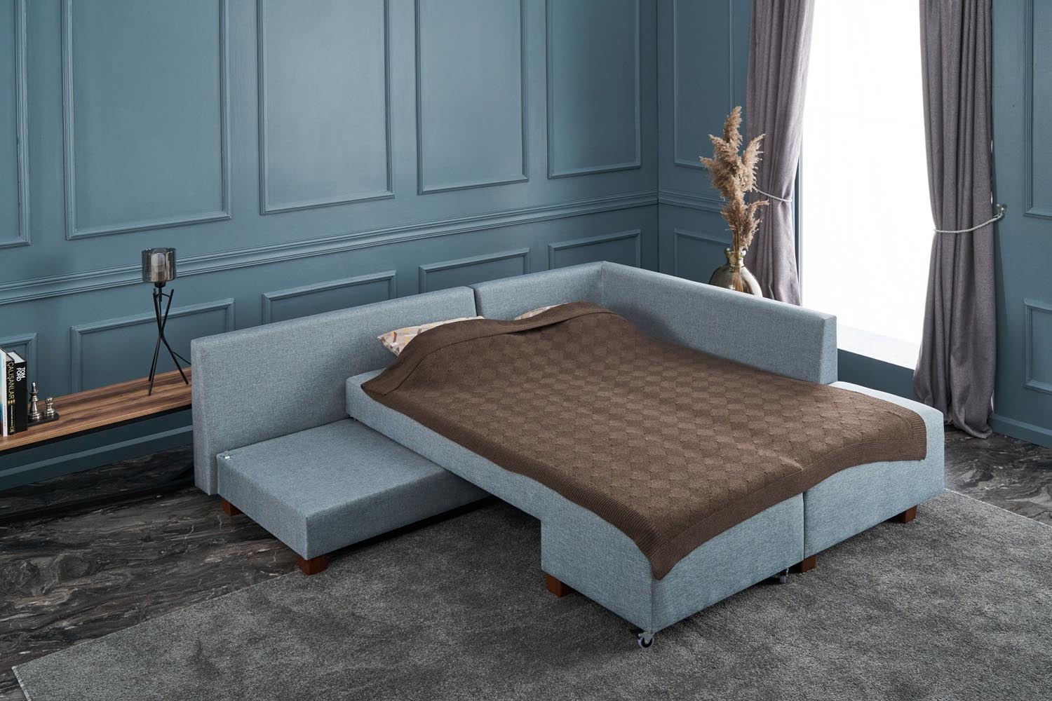 Manama Corner Sofa Bed Right - Light Blue in Helles Blau präsentiert im Onlineshop von KAQTU Design AG. Bettsofa ist von Atelier Del Sofa