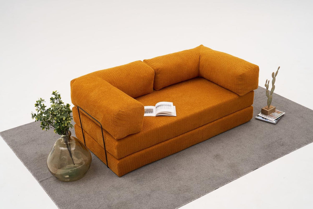 Comfort 3er Sofa - Orange in Orange präsentiert im Onlineshop von KAQTU Design AG. 3er Sofa ist von Atelier Del Sofa