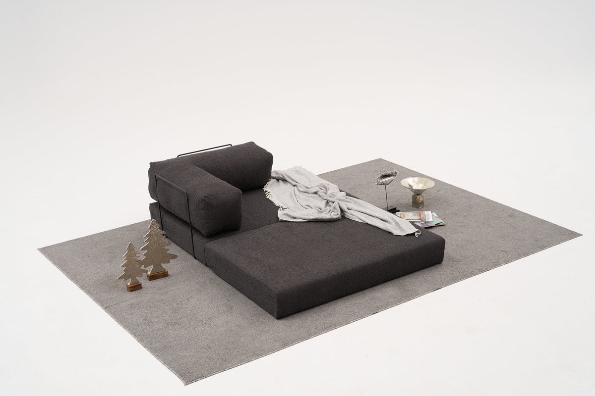 Comfort Ecksofa in Anthrazit von Atelier Del Sofa, Eckform mit Chenille-Bezug, Sitz- und Liegefläche sichtbar, Frontalansicht im Wohnraum.