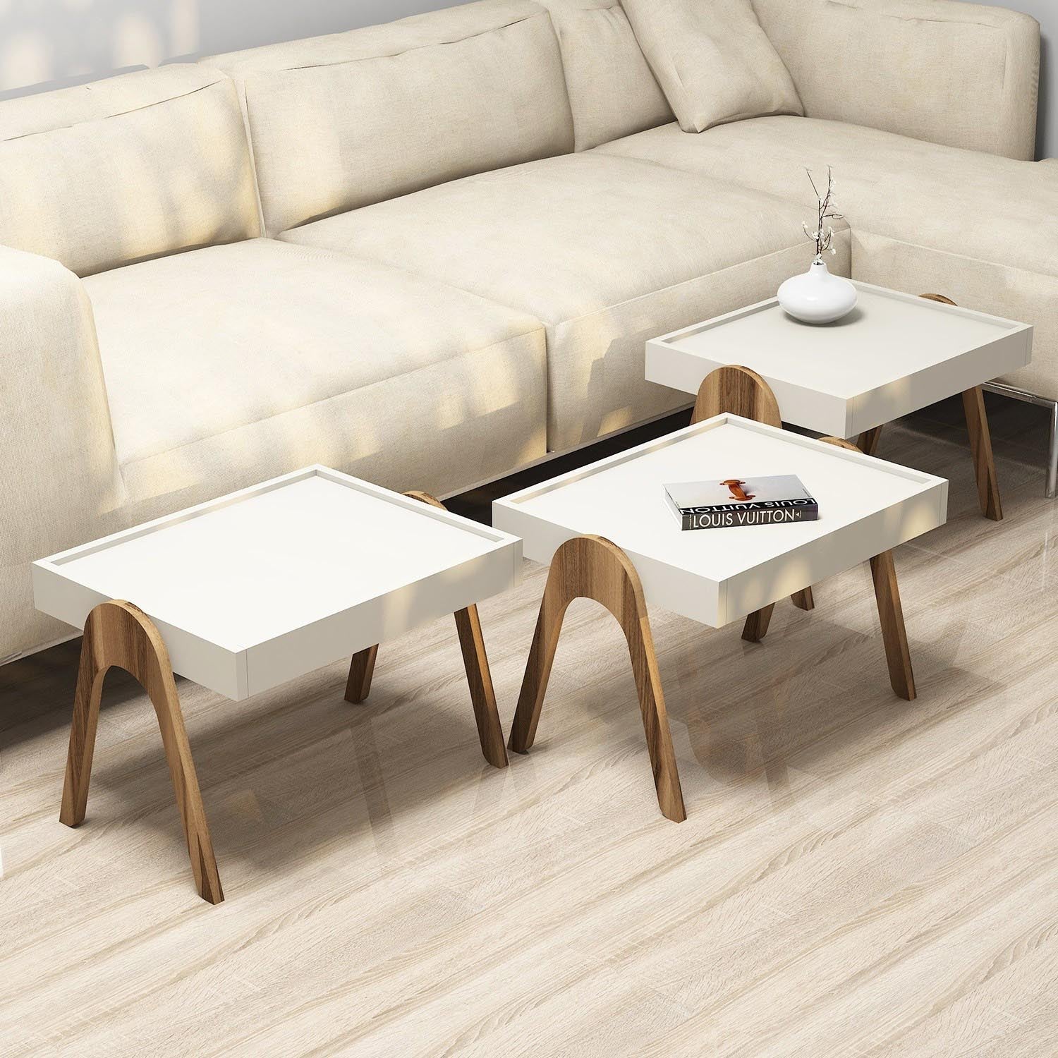 Roma - Walnut, Cream in Walnuss
 Creme präsentiert im Onlineshop von KAQTU Design AG. Beistelltisch ist von Hanah Home