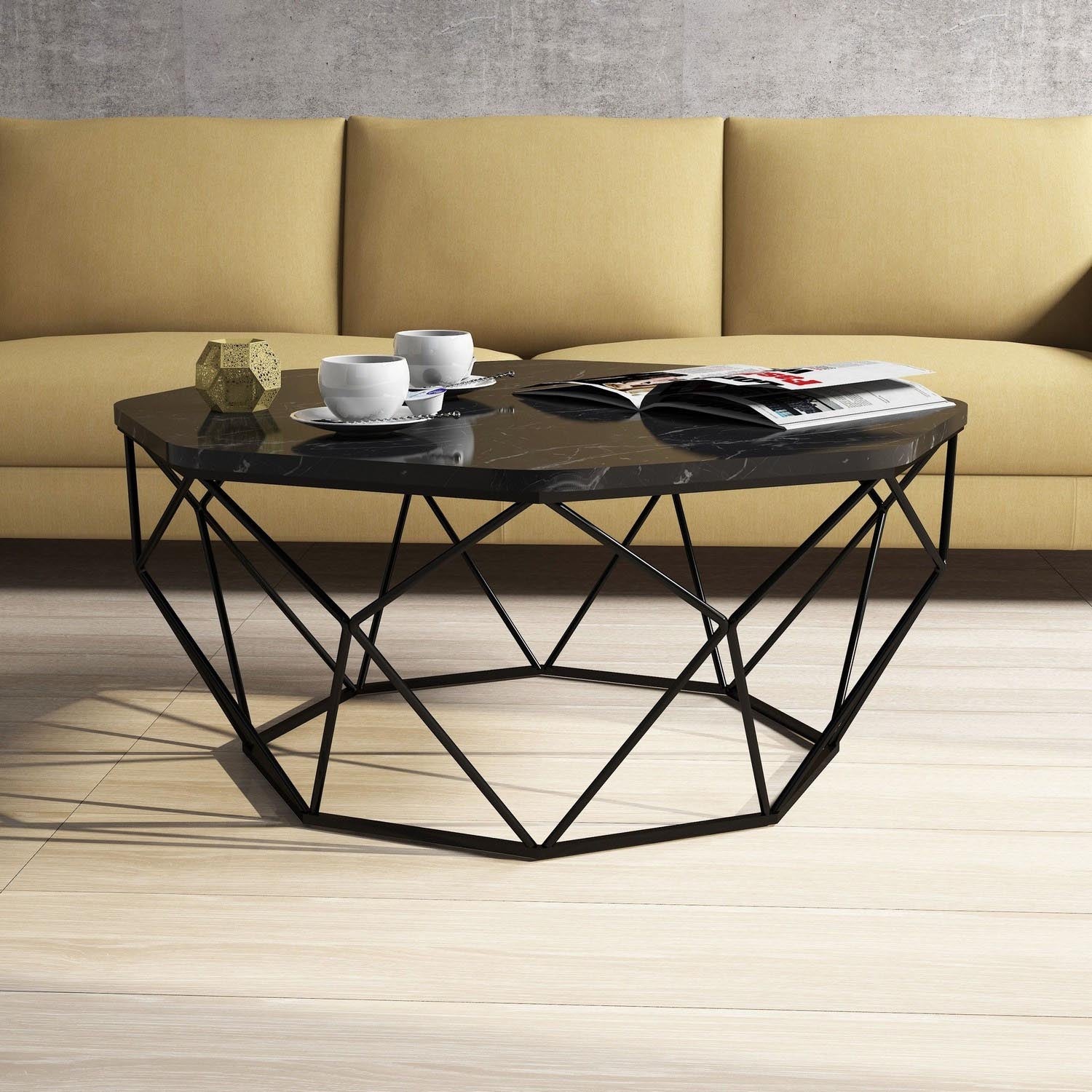 Diamond - Black Marble in Schwarz präsentiert im Onlineshop von KAQTU Design AG. Beistelltisch ist von Hanah Home