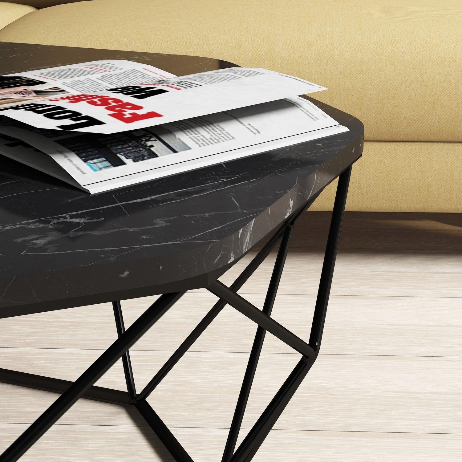 Diamond - Black Marble in Schwarz präsentiert im Onlineshop von KAQTU Design AG. Beistelltisch ist von Hanah Home