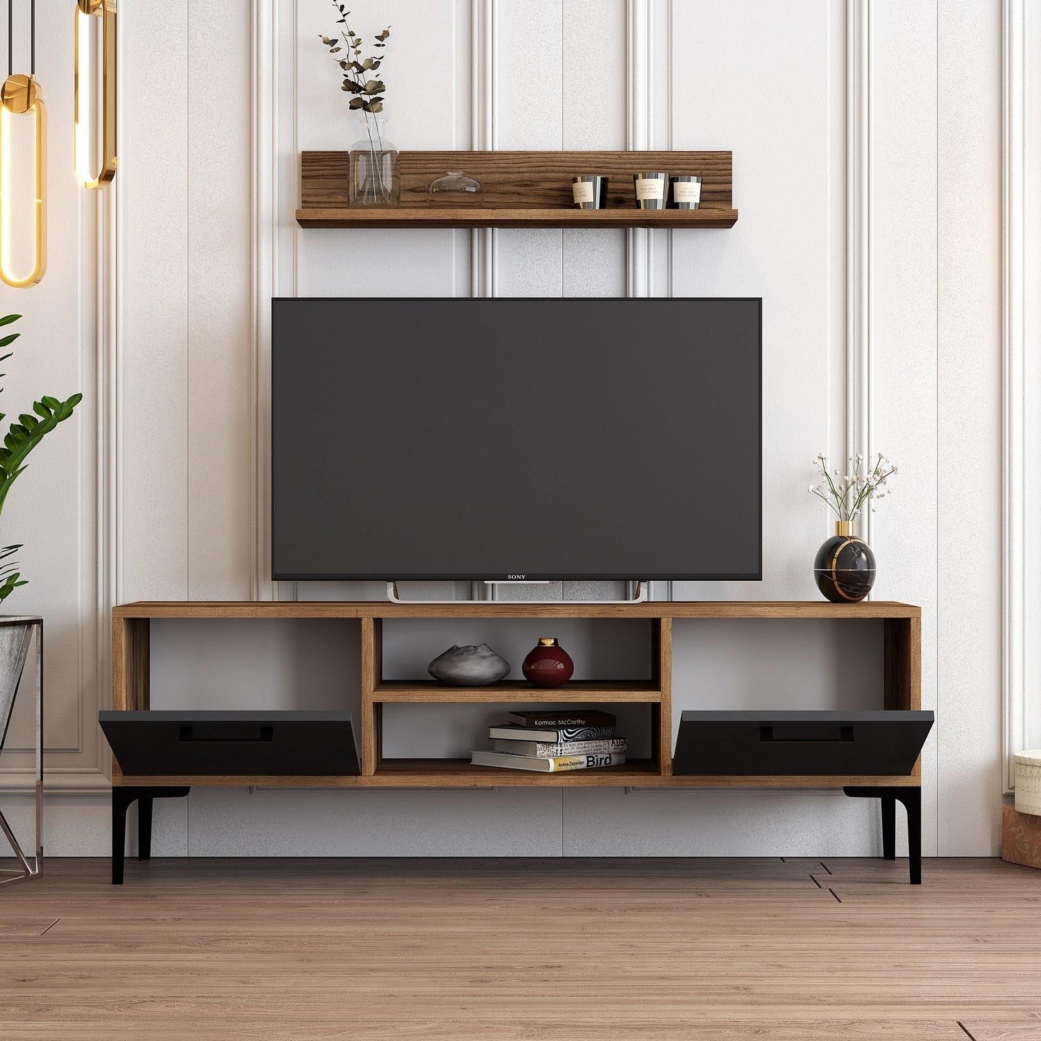 Riga - Anthracite in Walnuss
 Anthrazit präsentiert im Onlineshop von KAQTU Design AG. TV-Möbel ist von Hanah Home