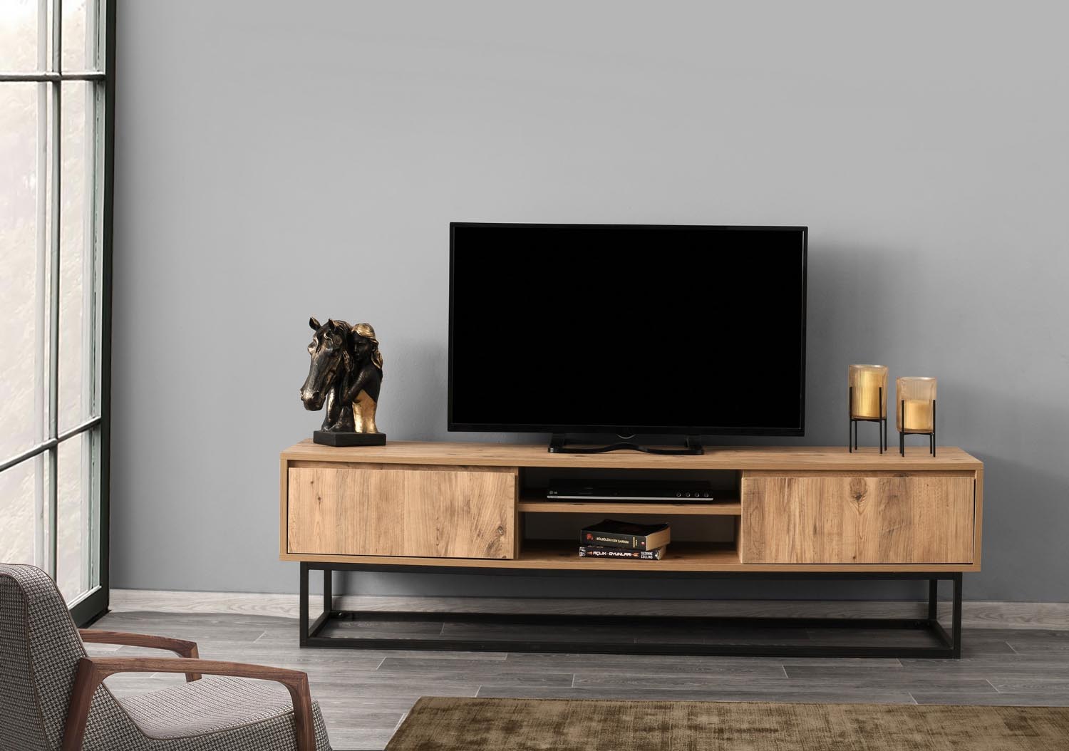 Belinda 180 in Schwarzkiefer präsentiert im Onlineshop von KAQTU Design AG. Sideboard ist von Hanah Home