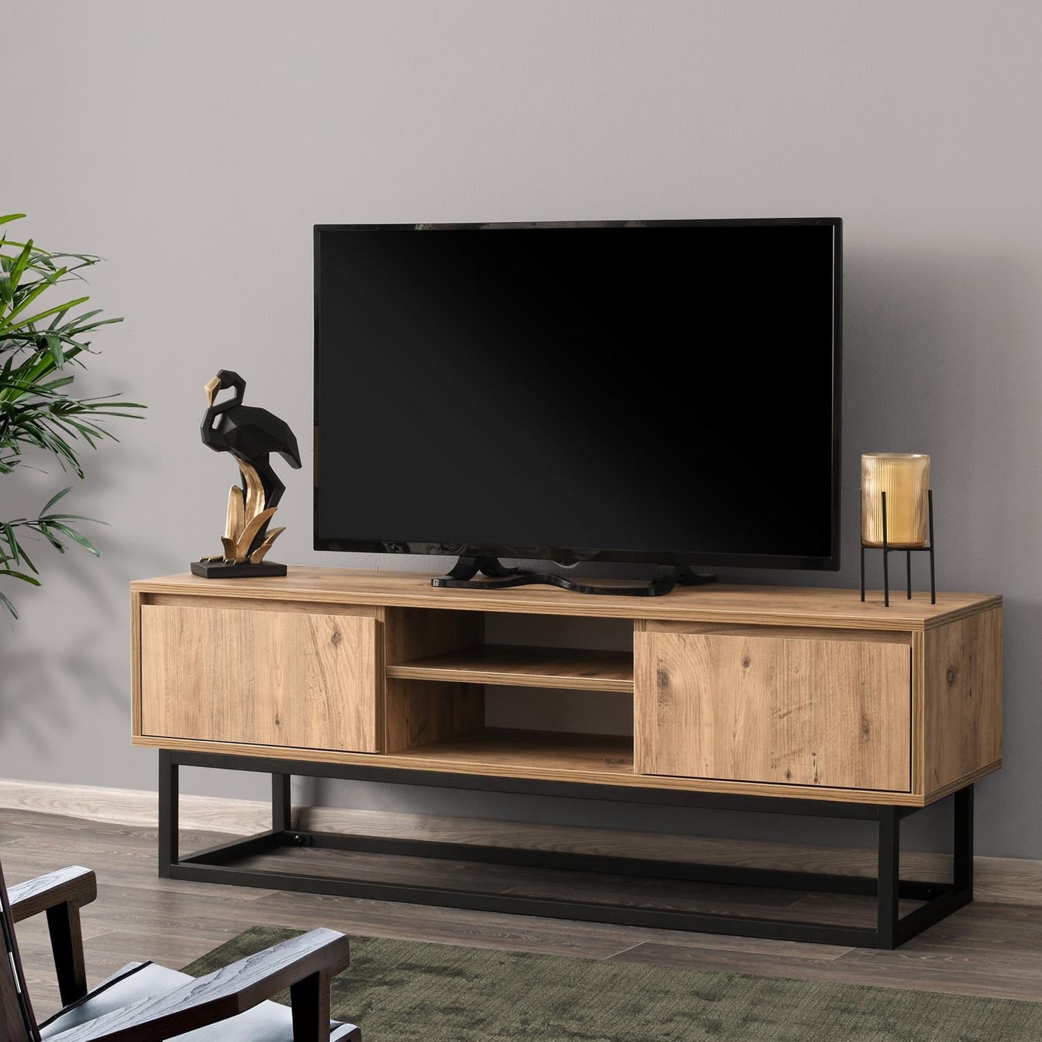 Belinda 140 in Schwarzkiefer präsentiert im Onlineshop von KAQTU Design AG. Sideboard ist von Hanah Home