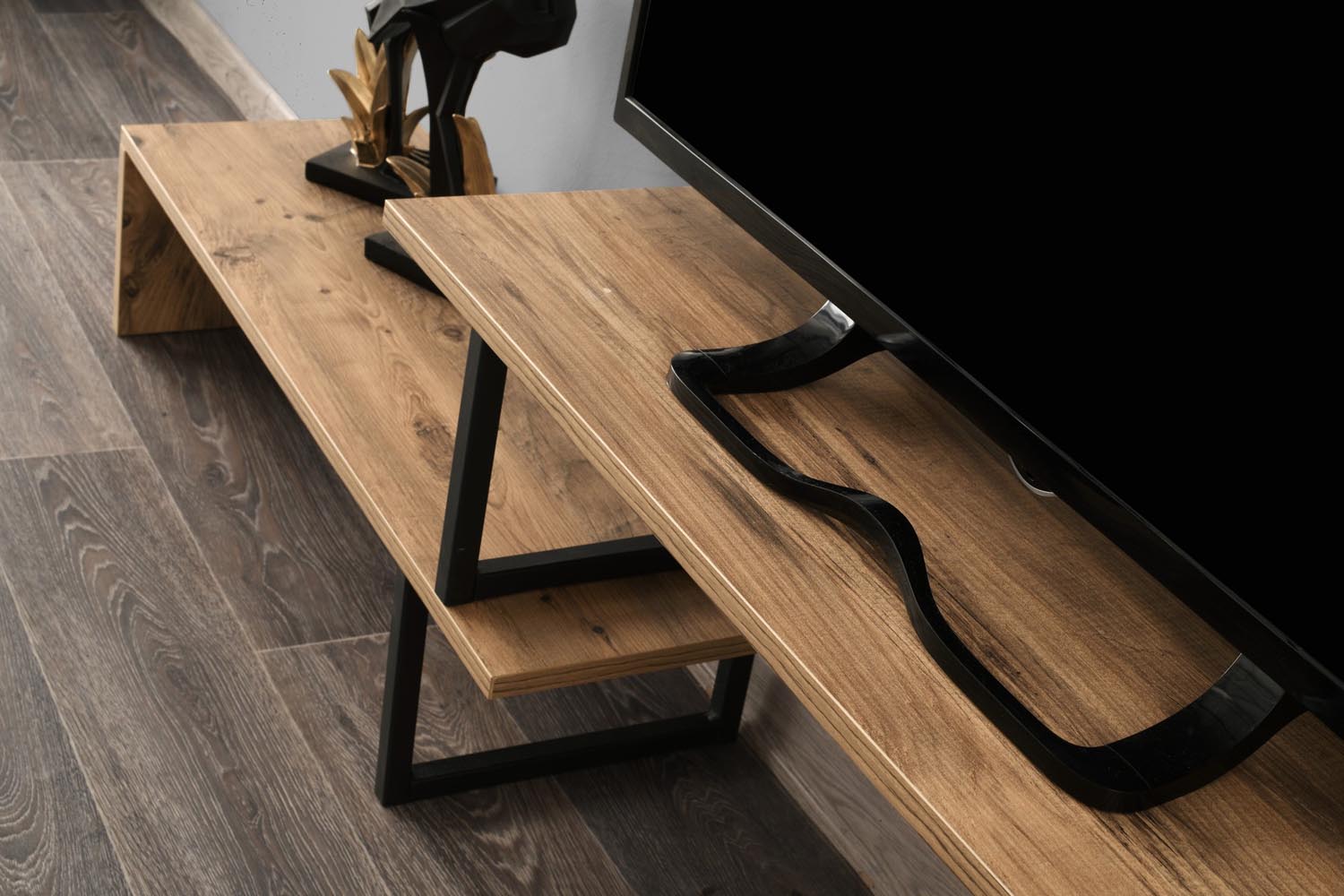 Ovit - Pine in Schwarzkiefer präsentiert im Onlineshop von KAQTU Design AG. Sideboard ist von Hanah Home