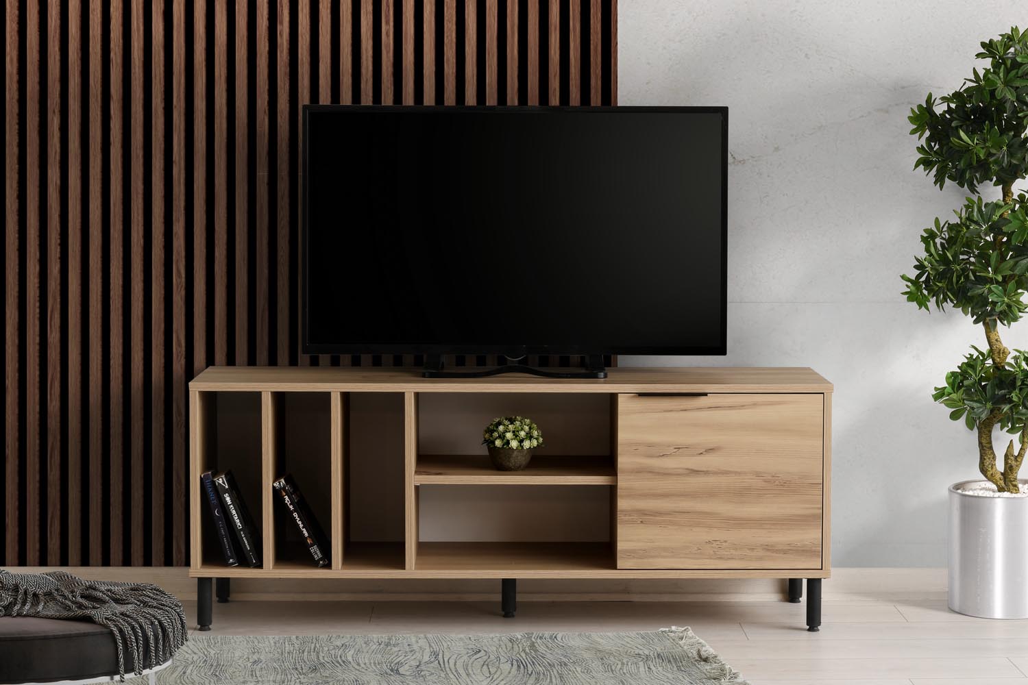 Bodegas in Eiche präsentiert im Onlineshop von KAQTU Design AG. Sideboard ist von Hanah Home