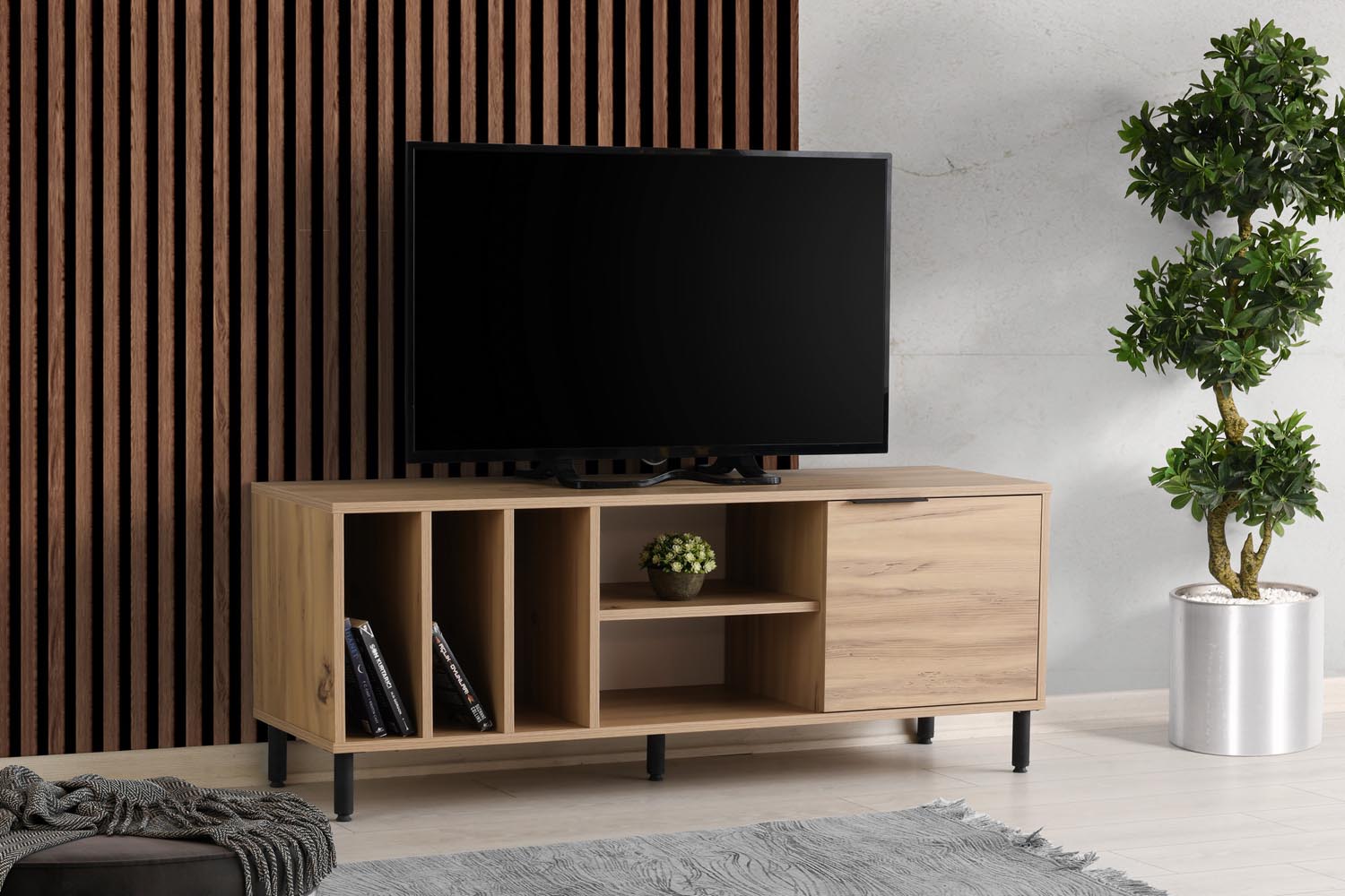 Bodegas in Eiche präsentiert im Onlineshop von KAQTU Design AG. Sideboard ist von Hanah Home