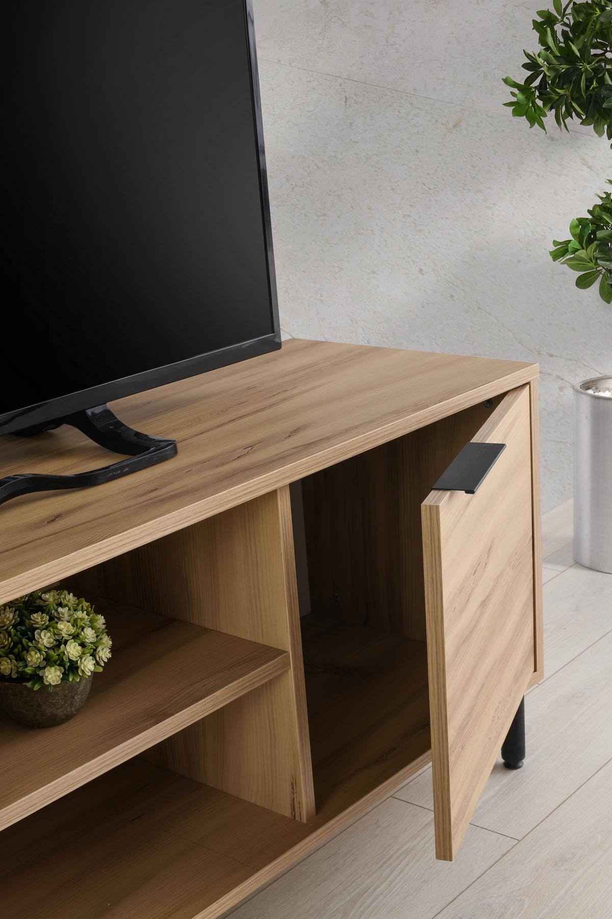 Bodegas in Eiche präsentiert im Onlineshop von KAQTU Design AG. Sideboard ist von Hanah Home