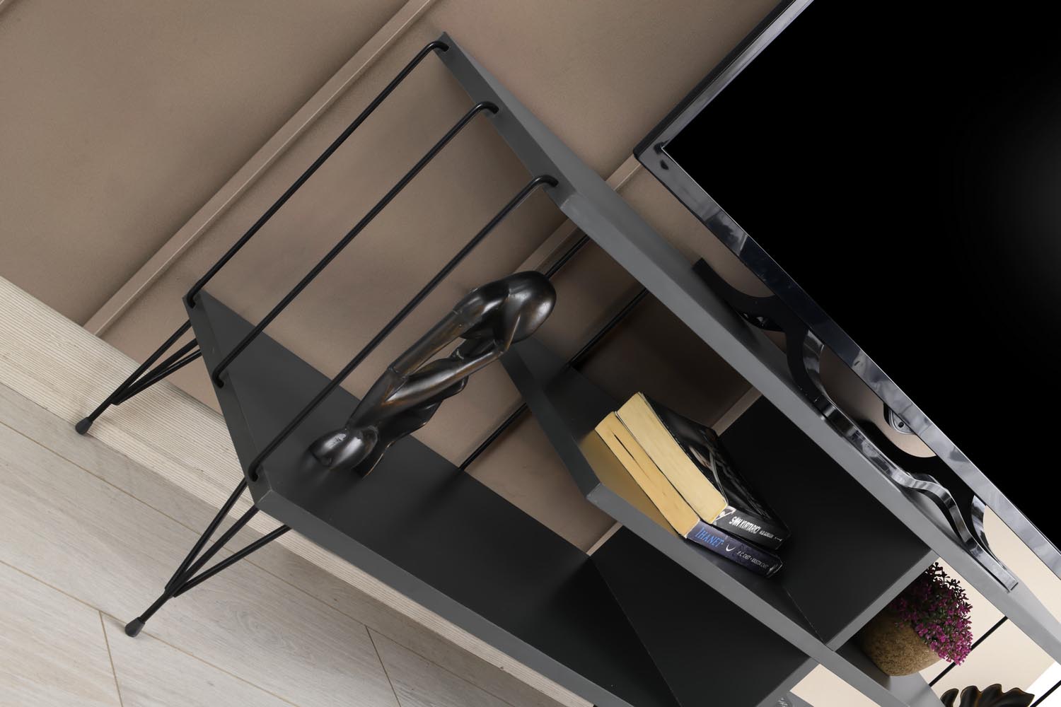 Eze - Anthracite in Anthrazit präsentiert im Onlineshop von KAQTU Design AG. Sideboard ist von Hanah Home