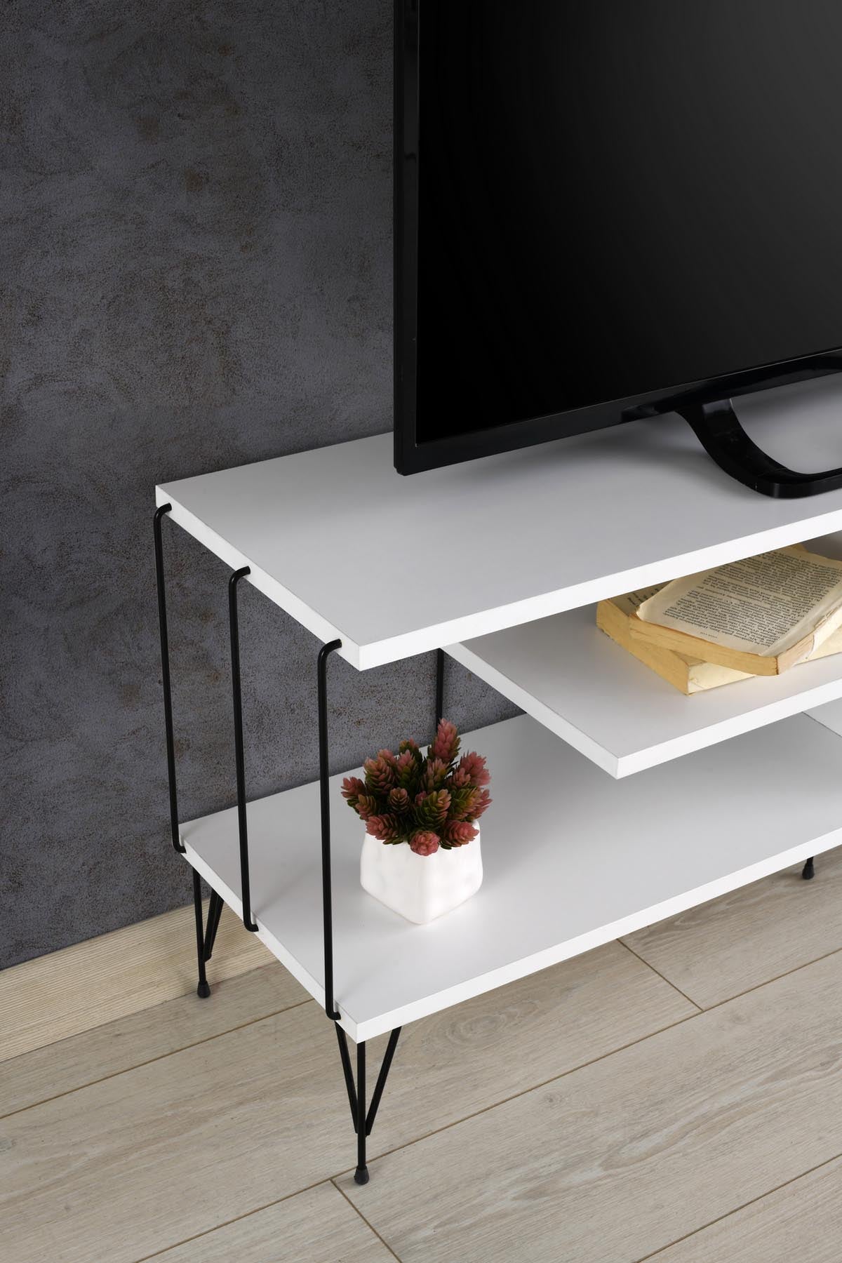 Eze - White in Weiss präsentiert im Onlineshop von KAQTU Design AG. Sideboard ist von Hanah Home