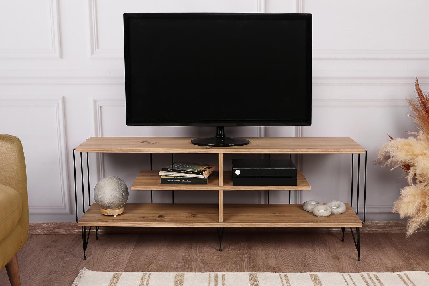 Eze - Oak in Eiche präsentiert im Onlineshop von KAQTU Design AG. Sideboard ist von Hanah Home