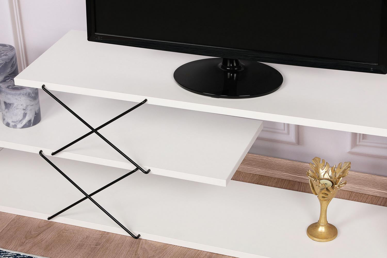 Zigzag - White in Weiss präsentiert im Onlineshop von KAQTU Design AG. Sideboard ist von Hanah Home