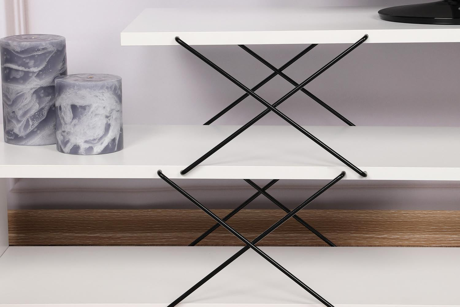 Zigzag - White in Weiss präsentiert im Onlineshop von KAQTU Design AG. Sideboard ist von Hanah Home
