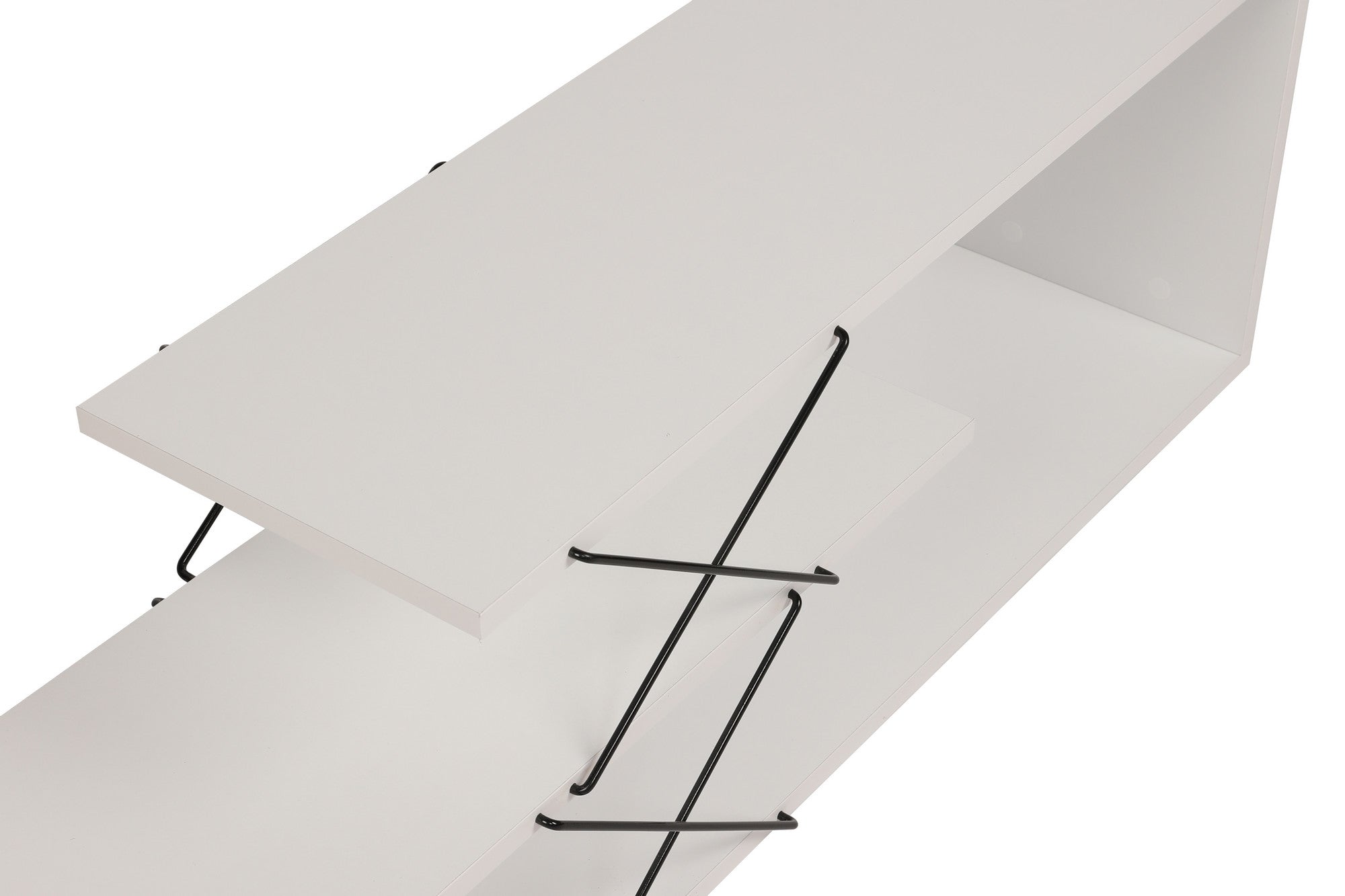 Zigzag - White in Weiss präsentiert im Onlineshop von KAQTU Design AG. Sideboard ist von Hanah Home