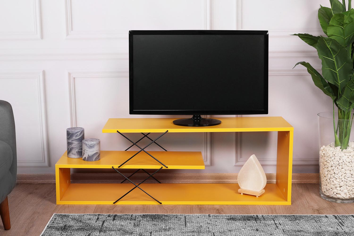 Zigzag - Yellow in Gelb präsentiert im Onlineshop von KAQTU Design AG. Sideboard ist von Hanah Home