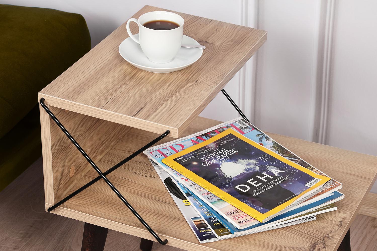 Cross - Pine in Kiefer präsentiert im Onlineshop von KAQTU Design AG. Nachttisch ist von Hanah Home