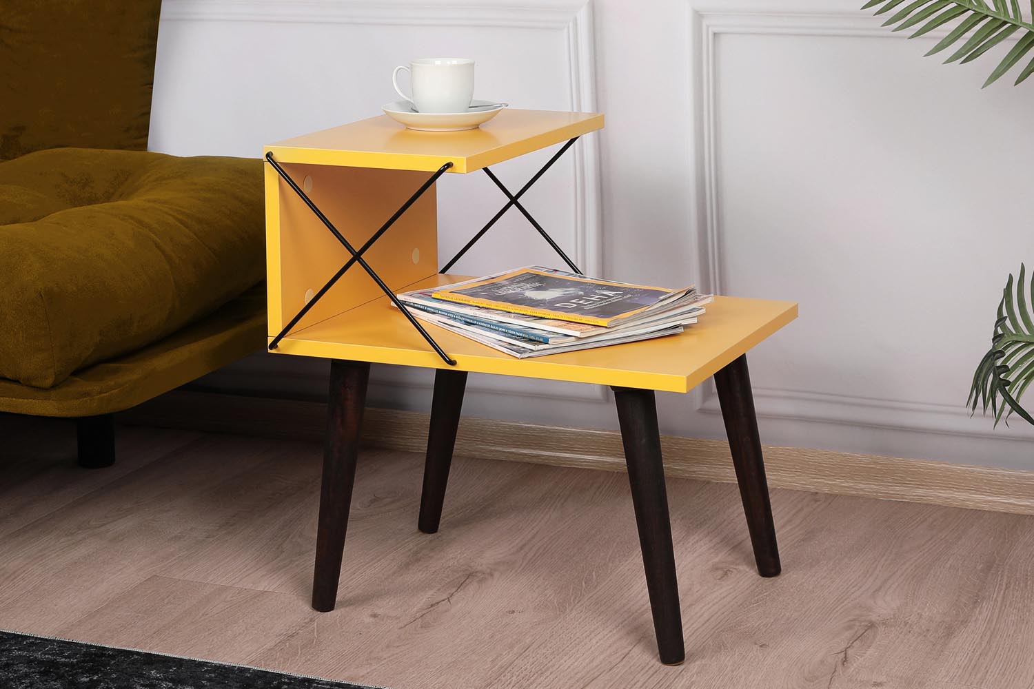 Cross - Yellow in Gelb präsentiert im Onlineshop von KAQTU Design AG. Nachttisch ist von Hanah Home