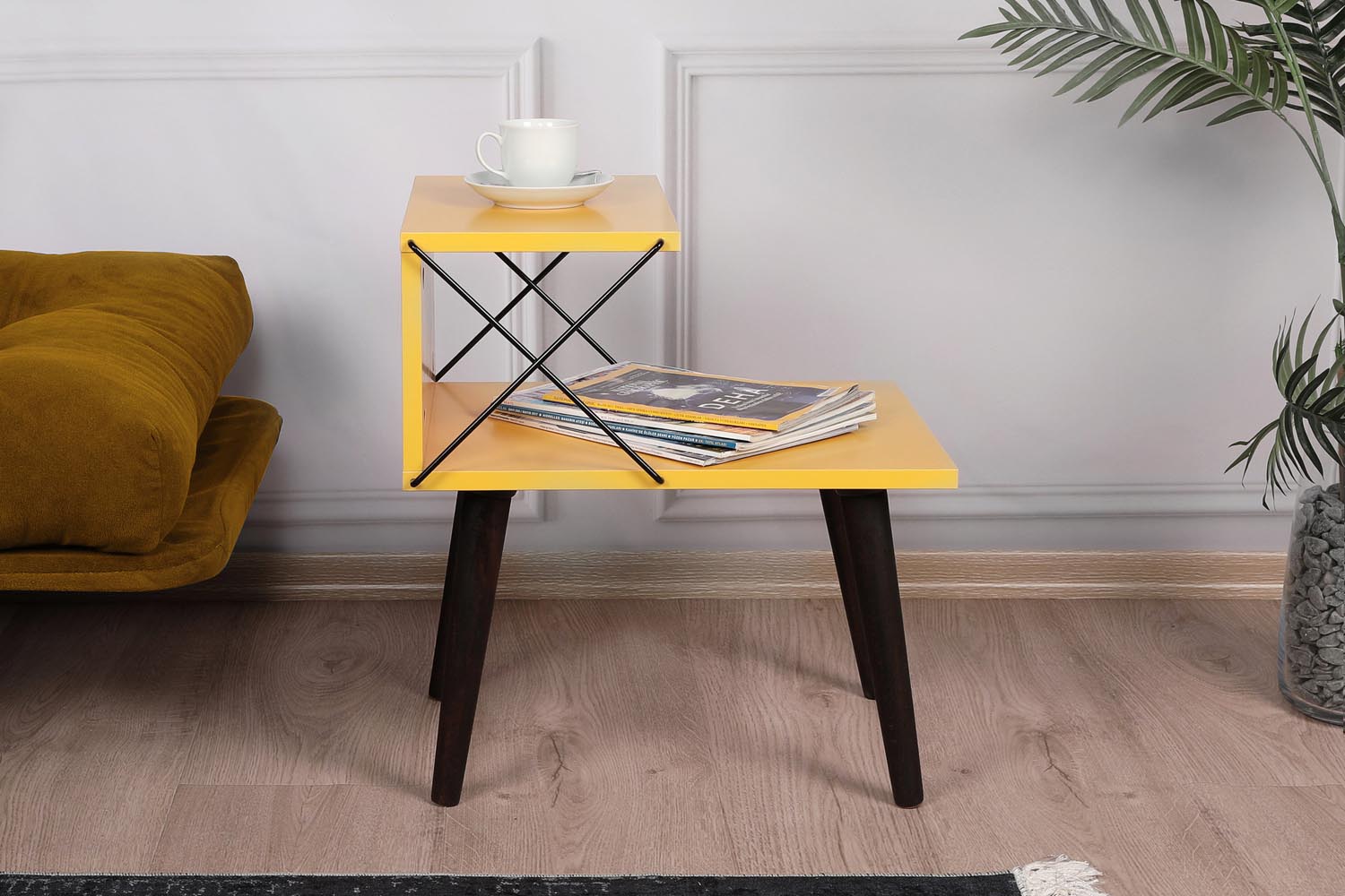 Cross - Yellow in Gelb präsentiert im Onlineshop von KAQTU Design AG. Nachttisch ist von Hanah Home