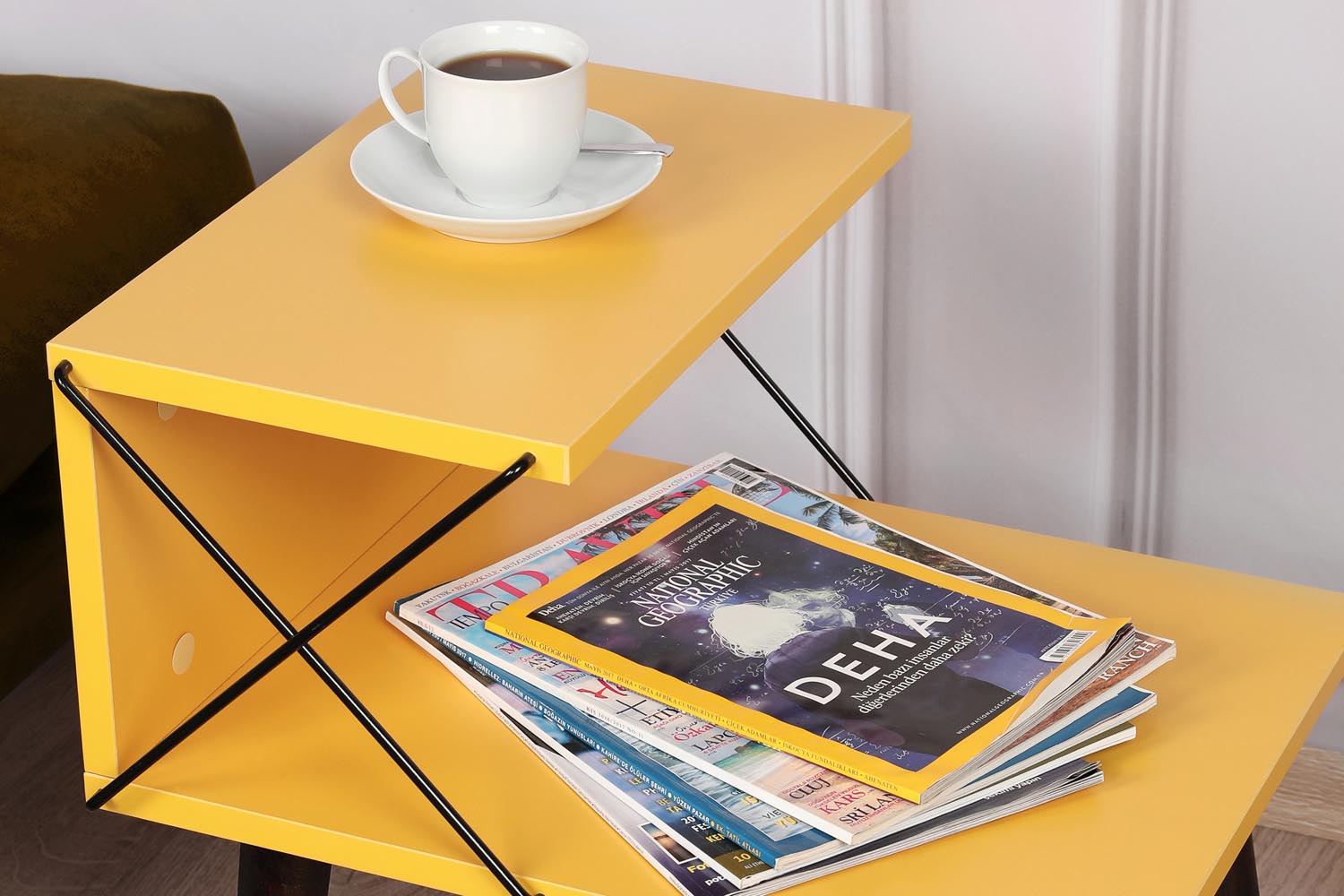 Cross - Yellow in Gelb präsentiert im Onlineshop von KAQTU Design AG. Nachttisch ist von Hanah Home