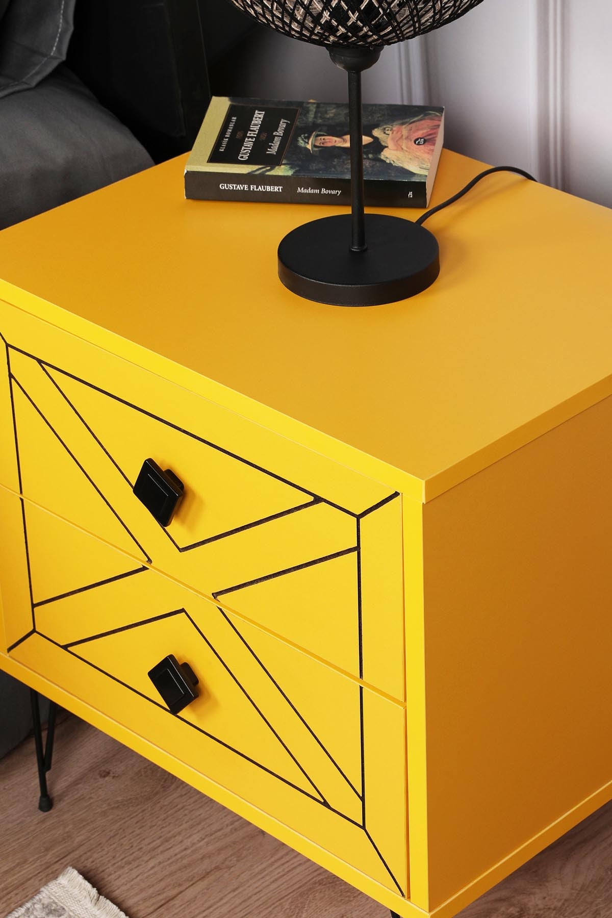 Luna - Yellow in Gelb präsentiert im Onlineshop von KAQTU Design AG. Nachttisch ist von Hanah Home