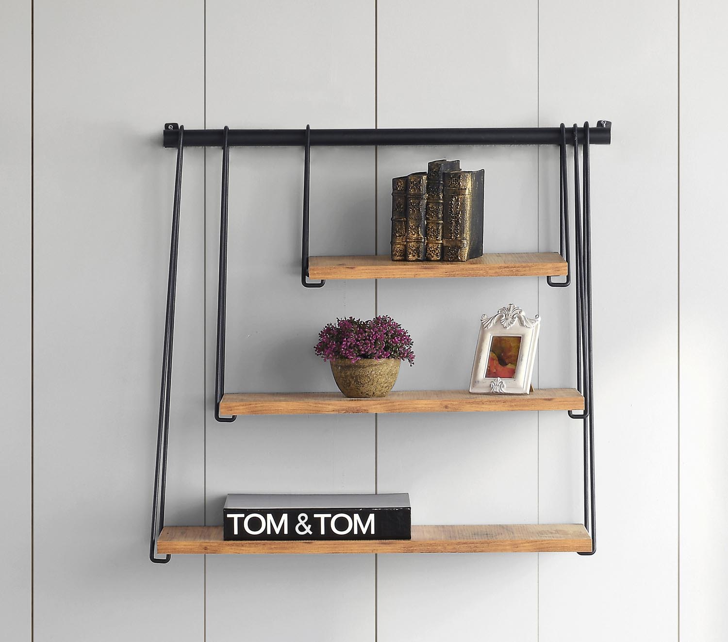 Zihon in Kiefer präsentiert im Onlineshop von KAQTU Design AG. Wandregal ist von Hanah Home