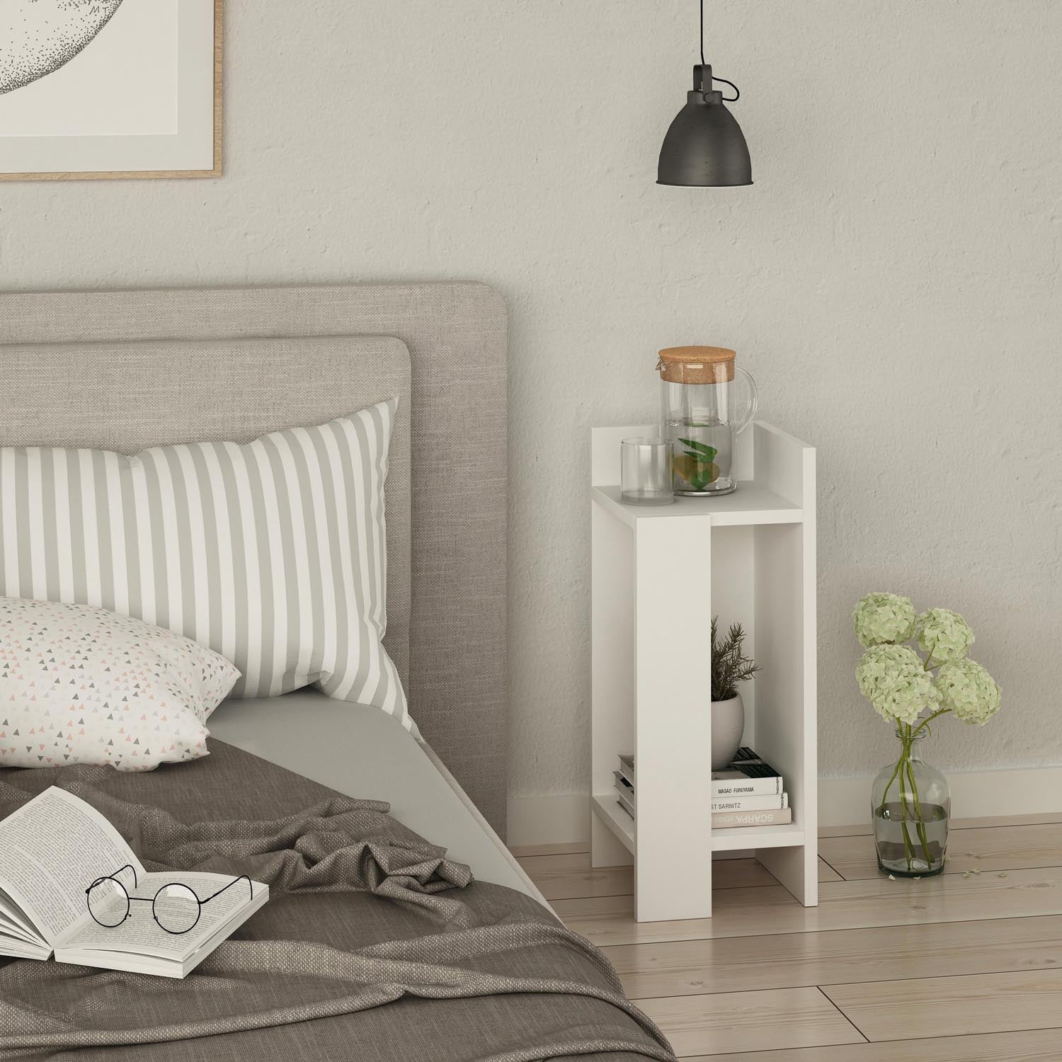 Elos Right - White in Weiss präsentiert im Onlineshop von KAQTU Design AG. Nachttisch ist von Hanah Home