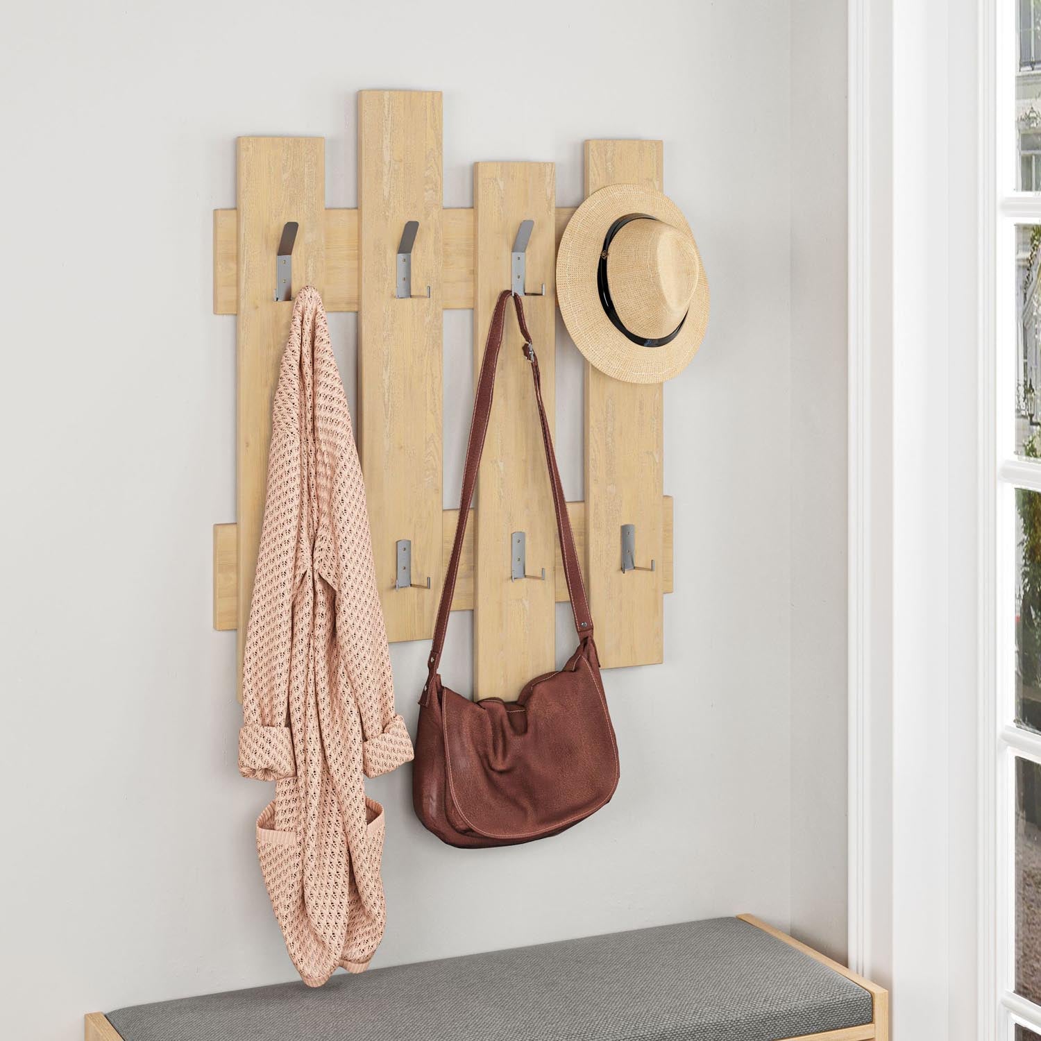 Wave - Oak in Eiche präsentiert im Onlineshop von KAQTU Design AG. Kleiderhaken ist von Hanah Home