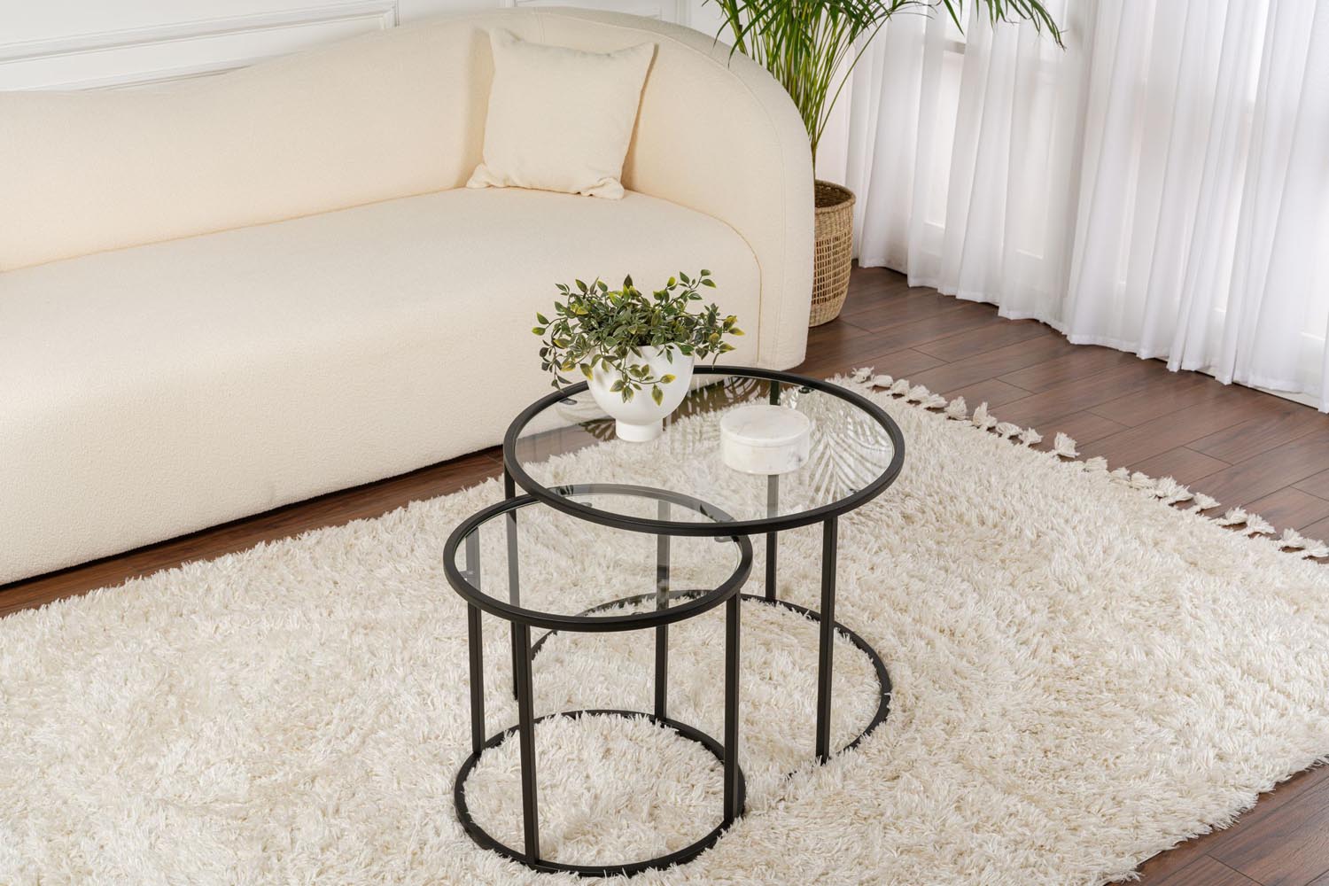 Aurum - 60, 42 - Black, Transparent in Schwarz Transparent präsentiert im Onlineshop von KAQTU Design AG. Beistelltisch ist von Nordure