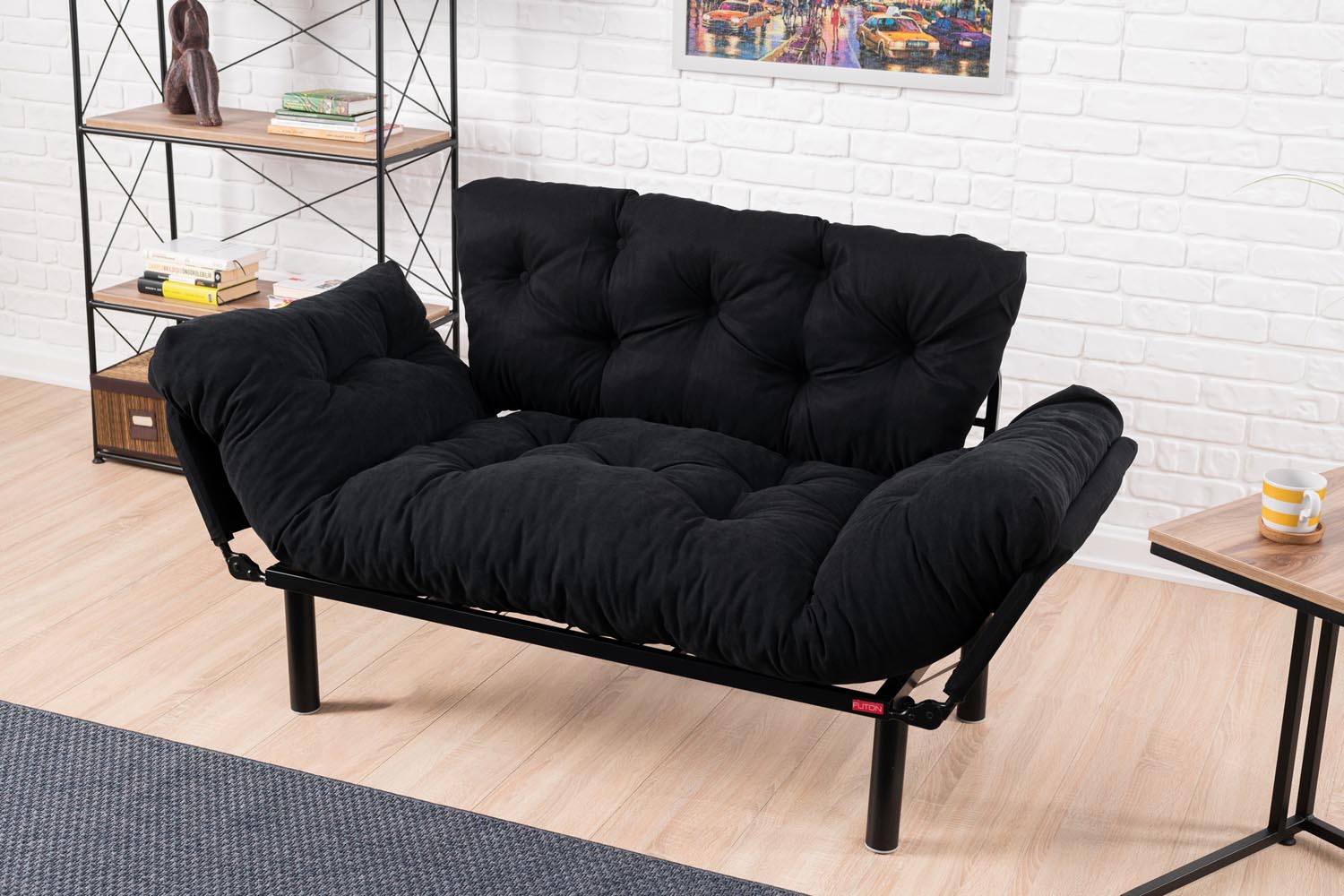 Nitta - Black in Schwarz präsentiert im Onlineshop von KAQTU Design AG. Bettsofa ist von Atelier Del Sofa
