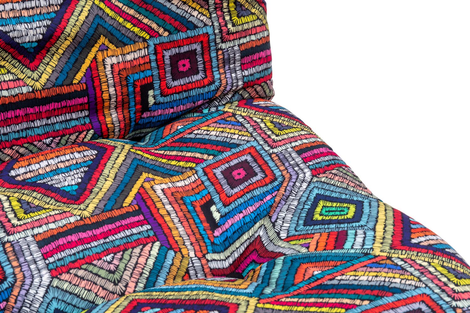 Misa Small Solo - Patchwork in Mehrfarbig präsentiert im Onlineshop von KAQTU Design AG. Bettsofa ist von Atelier Del Sofa