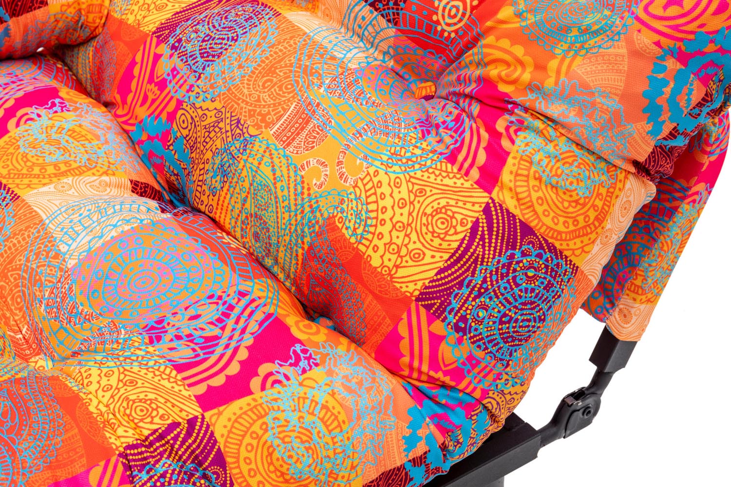 Nitta - Patchwork in Mehrfarbig präsentiert im Onlineshop von KAQTU Design AG. Bettsofa ist von Atelier Del Sofa
