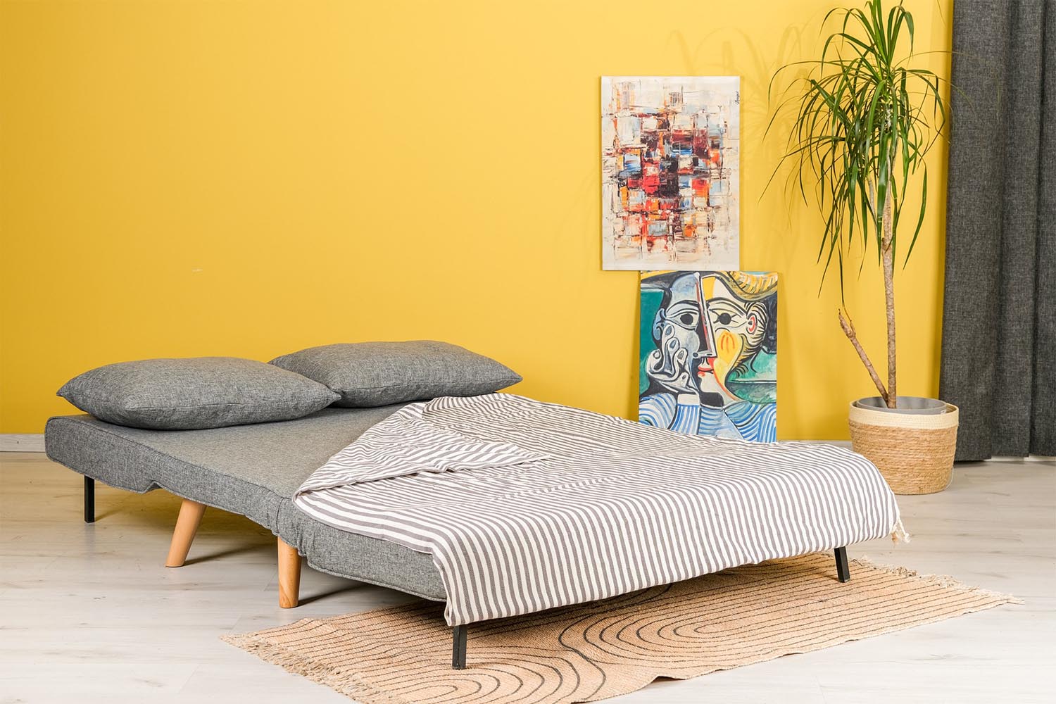 Folde 2-Seater - Light Grey in Hellgrau präsentiert im Onlineshop von KAQTU Design AG. Bettsofa ist von Atelier Del Sofa