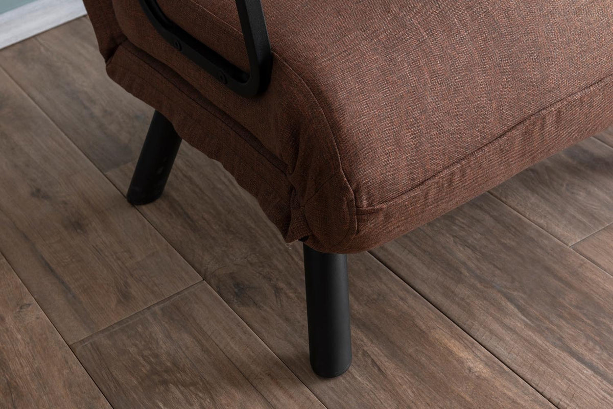 Sando Single Bettsofa - Hellbraun in Hellbraun präsentiert im Onlineshop von KAQTU Design AG. Bettsessel ist von Atelier Del Sofa
