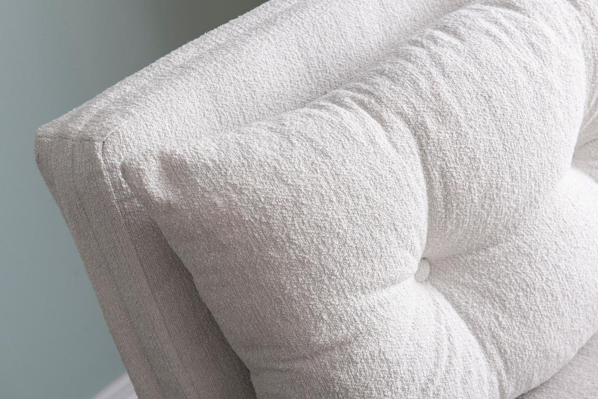 Sando Single Bettsofa - Weiss in Weiss präsentiert im Onlineshop von KAQTU Design AG. Bettsessel ist von Atelier Del Sofa