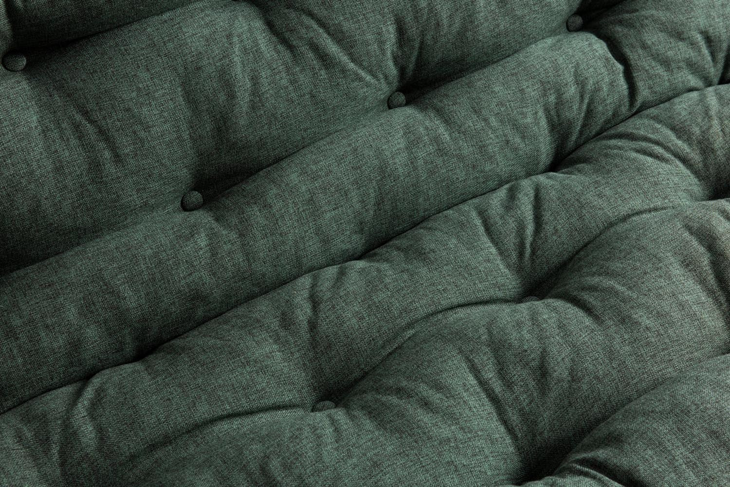 Renge - Green in Grün präsentiert im Onlineshop von KAQTU Design AG. Bettsofa ist von Atelier Del Sofa
