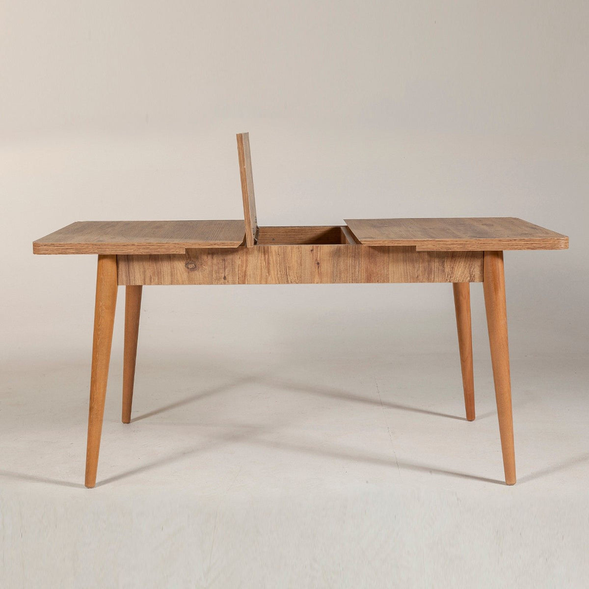 Vina Esstisch - Atlantische Kiefer in Atlantische Kiefer präsentiert im Onlineshop von KAQTU Design AG. Esstisch ist von Hanah Home