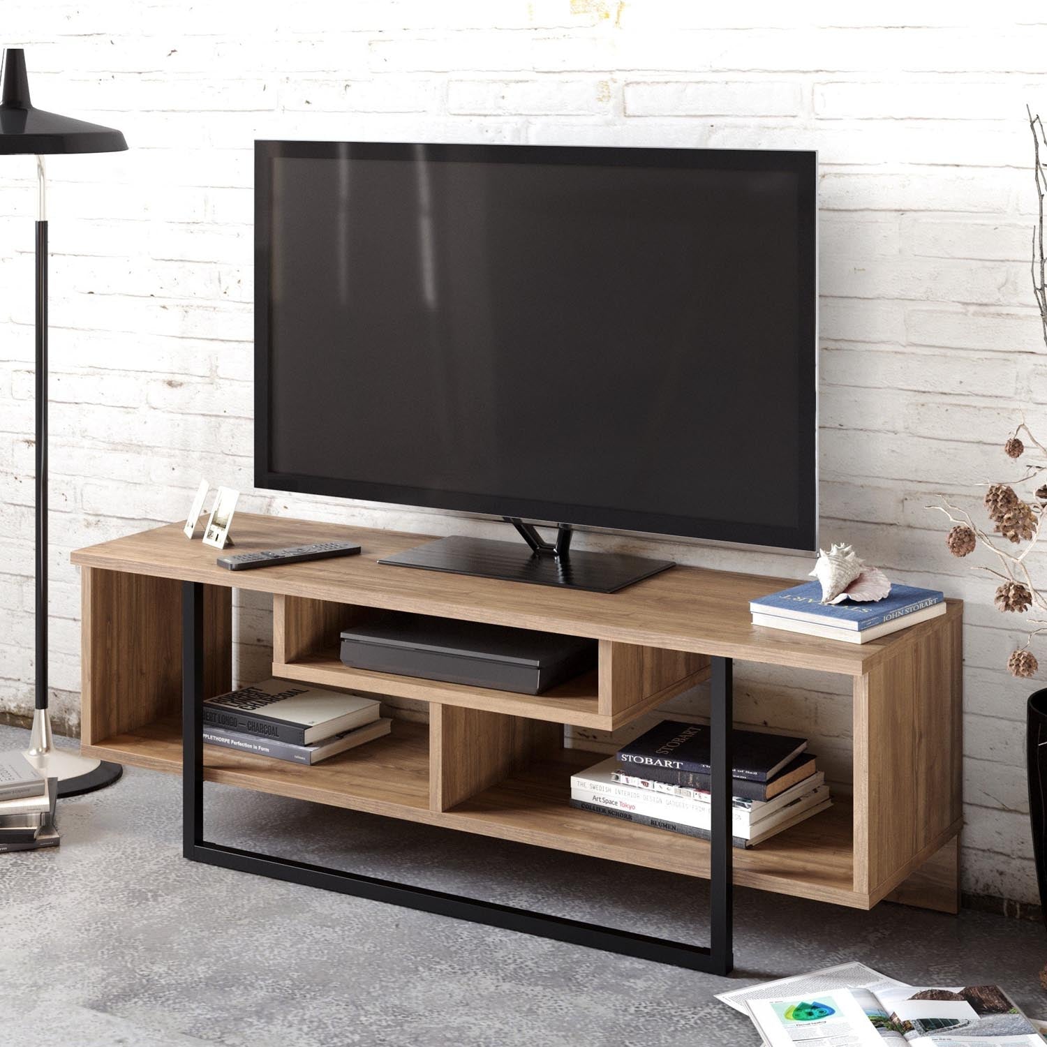 Asal (120) - Walnut, Black in Walnuss Schwarz präsentiert im Onlineshop von KAQTU Design AG. Sideboard ist von Hanah Home