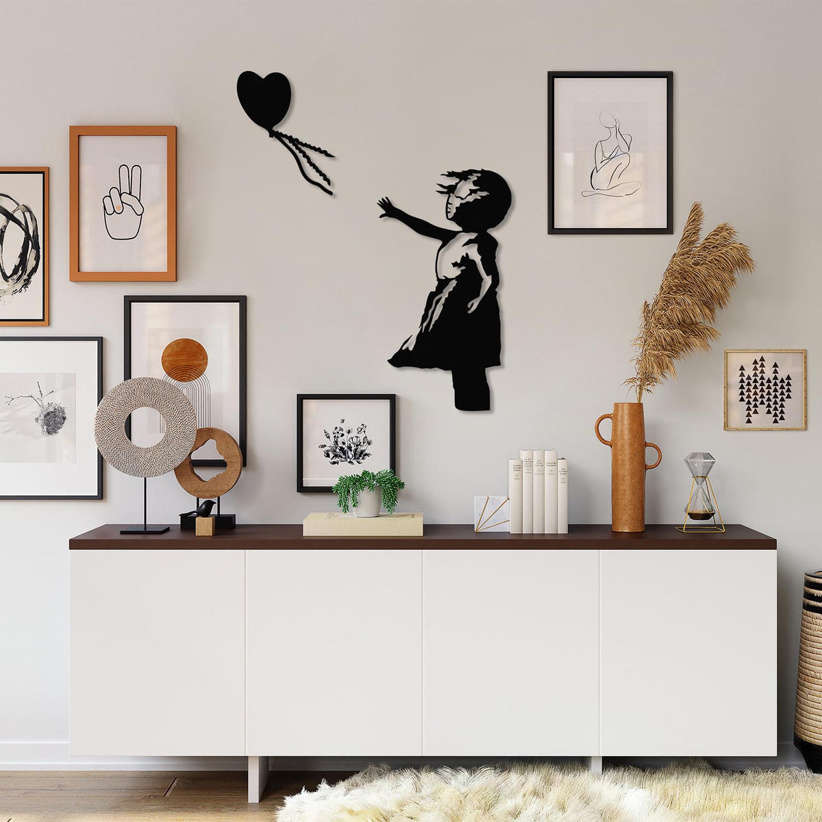 Banksy Wanddeko - Schwarz in Schwarz präsentiert im Onlineshop von KAQTU Design AG. Wanddeko ist von Wallity