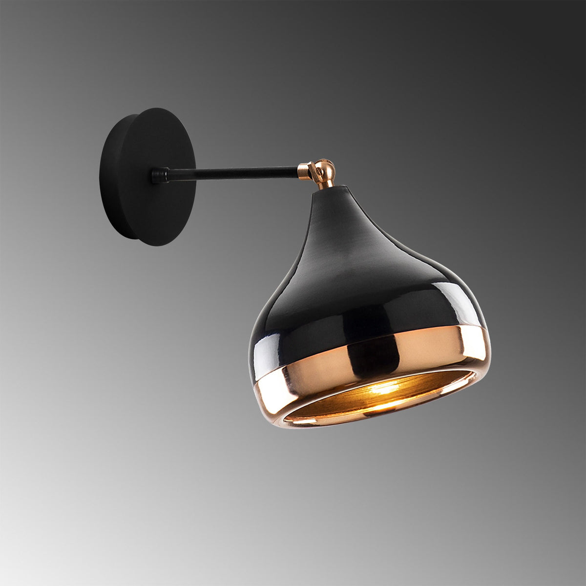 Yıldo Wandleuchte - Schwarz
 Kupfer in Schwarz
 Kupfer präsentiert im Onlineshop von KAQTU Design AG. Wandleuchte ist von Opviq