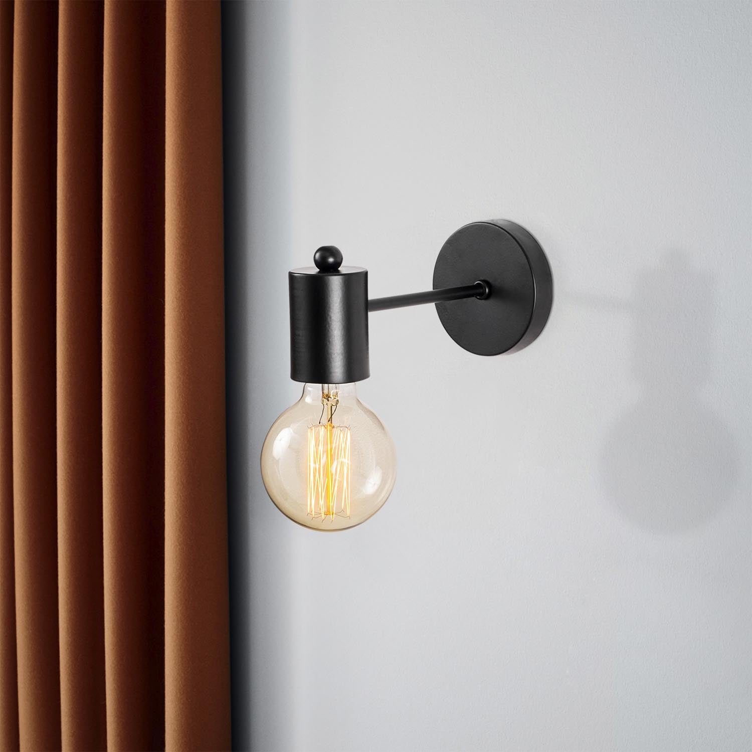 Hexa - 6951 in Schwarz präsentiert im Onlineshop von KAQTU Design AG. Wandleuchte ist von Opviq