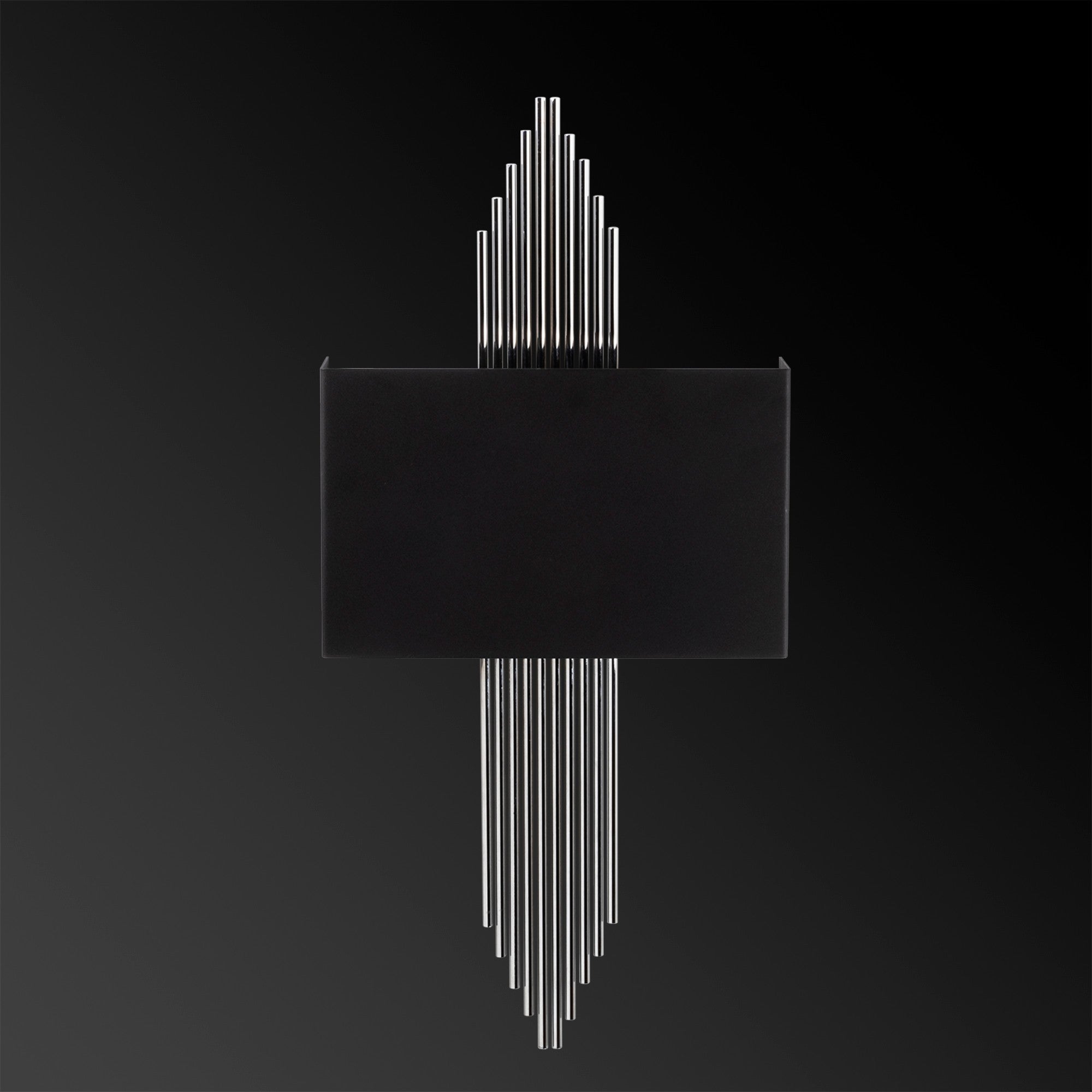 614 - A in Schwarz Silber präsentiert im Onlineshop von KAQTU Design AG. Wandleuchte ist von Opviq