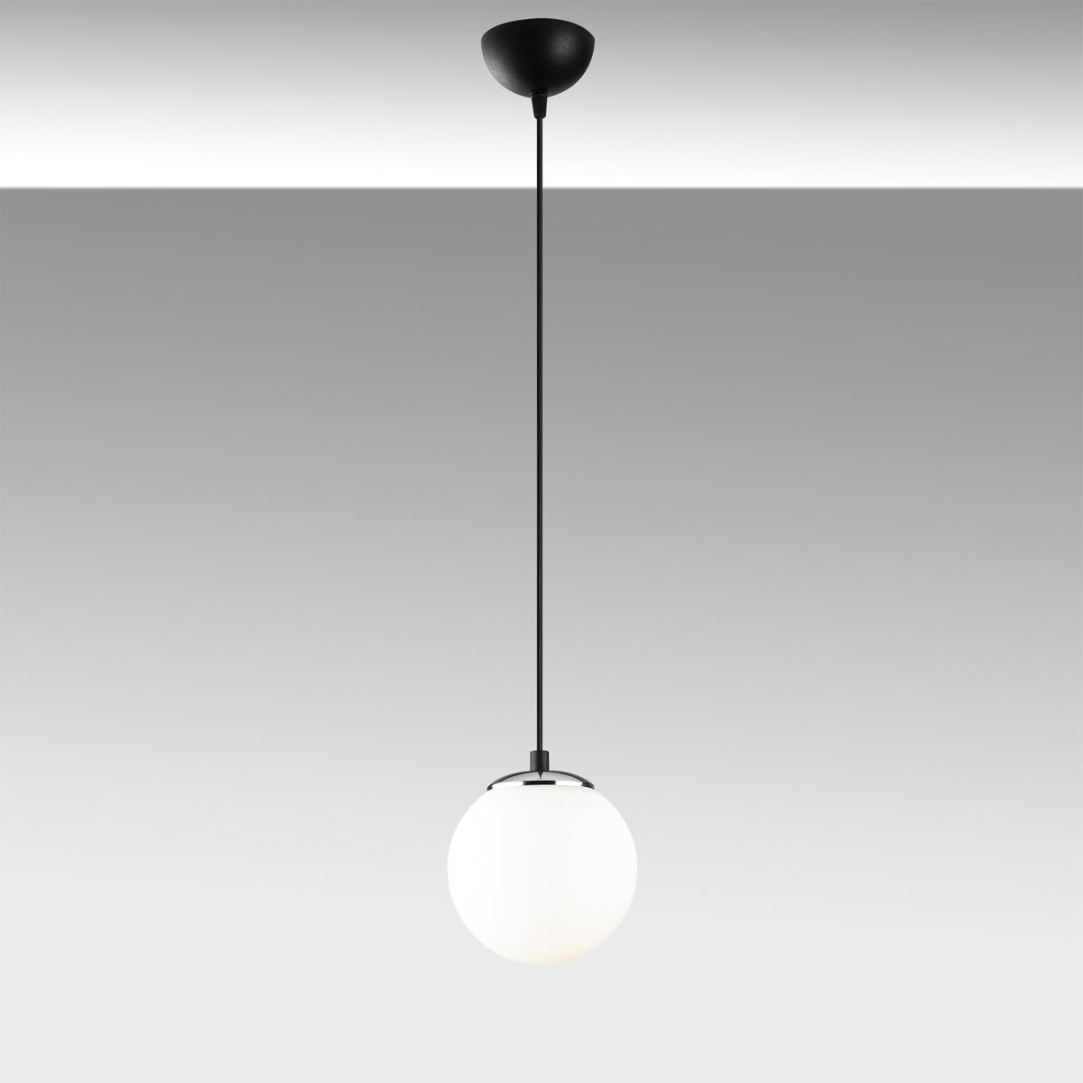 Üzüm Pendellampe - Schwarz Weiss in Schwarz Weiss präsentiert im Onlineshop von KAQTU Design AG. Pendelleuchte ist von Opviq