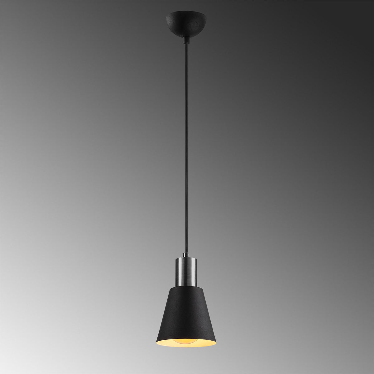 Kem Pendellampe - Schwarz Nickel in Schwarz Nickel präsentiert im Onlineshop von KAQTU Design AG. Pendelleuchte ist von Opviq