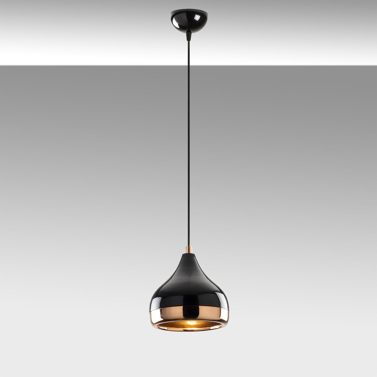 Yıldo Pendellampe - Schwarz
 Kupfer in Schwarz
 Kupfer präsentiert im Onlineshop von KAQTU Design AG. Pendelleuchte ist von Opviq