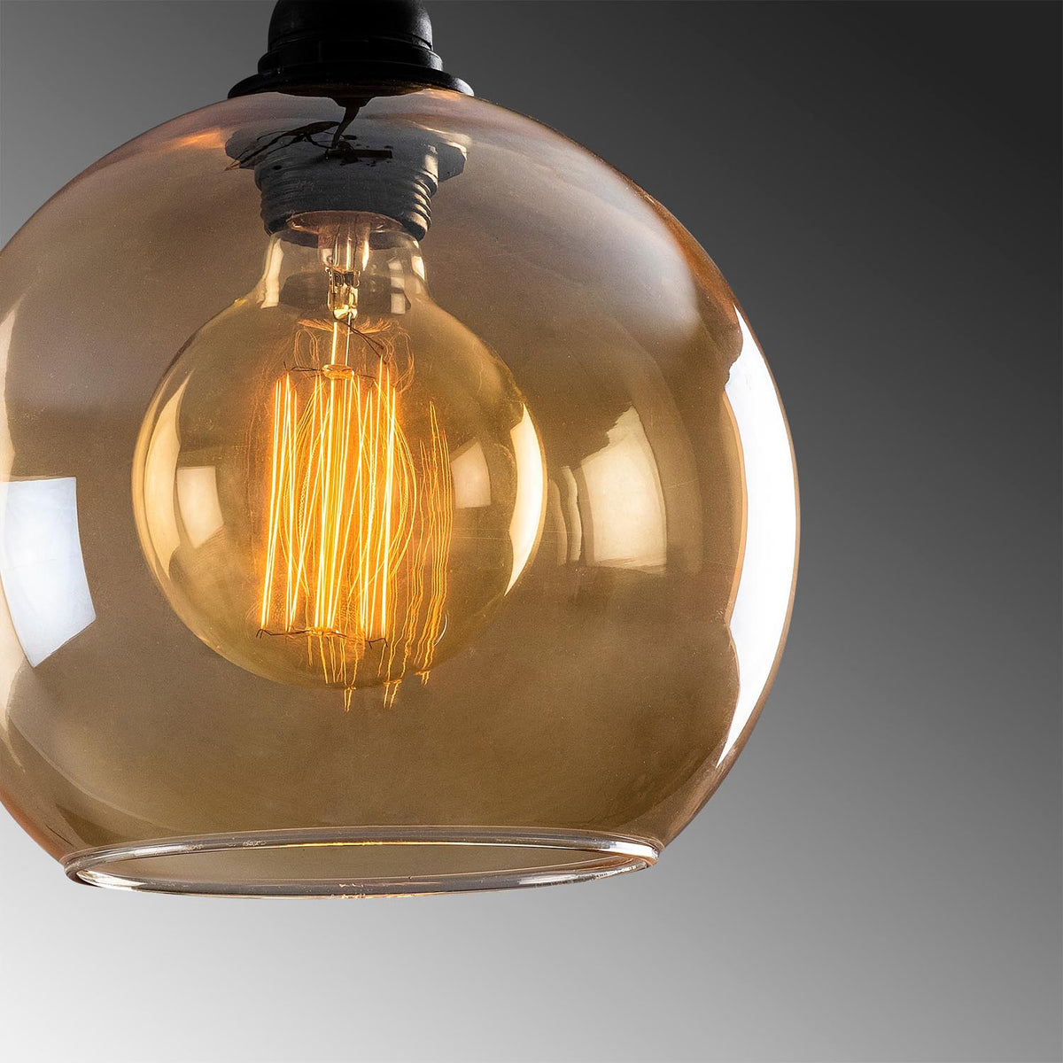 Gold Pendellampe - Gold
 Schwarz in Gold
 Schwarz präsentiert im Onlineshop von KAQTU Design AG. Pendelleuchte ist von Opviq