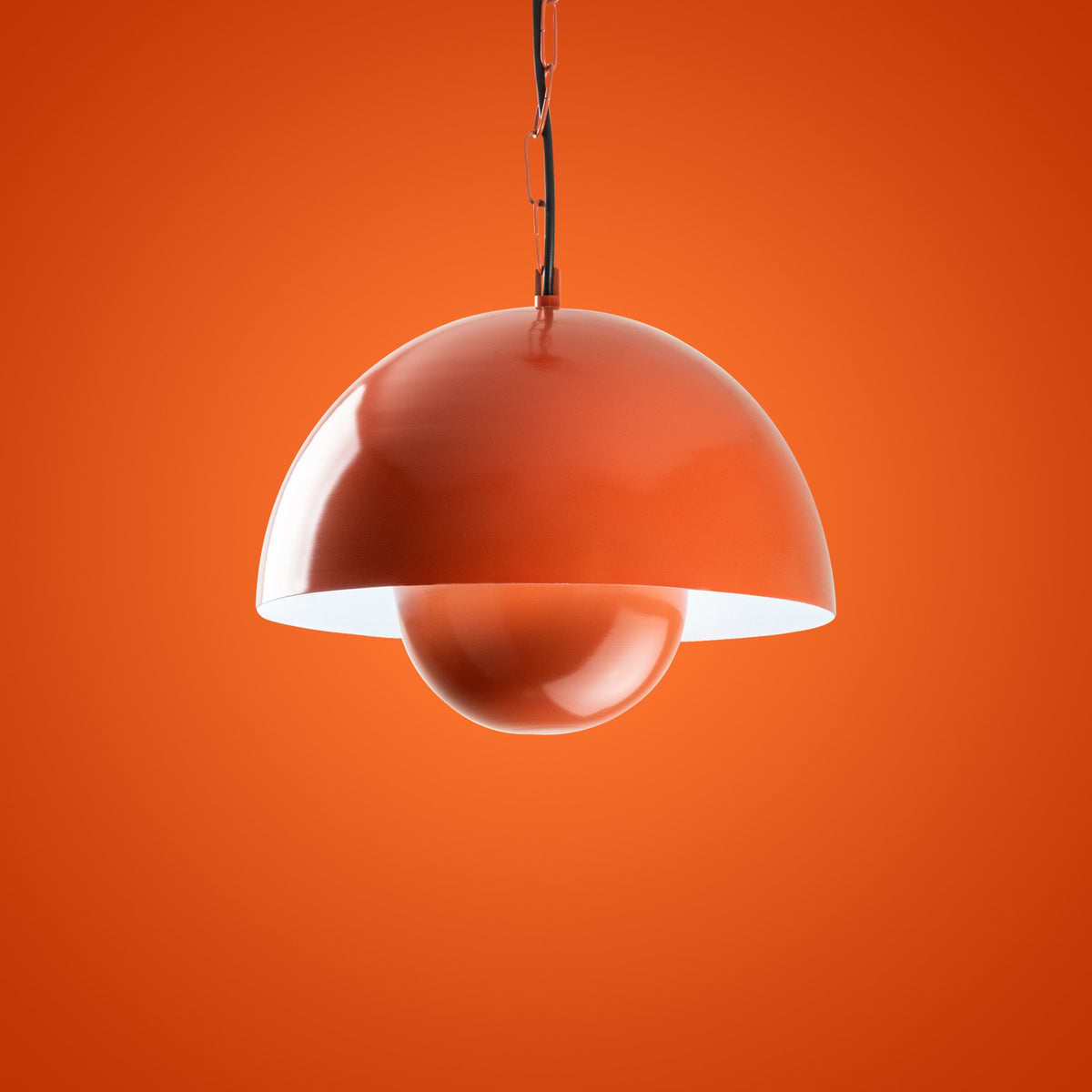 Kure 2676 Pendellampe - Orange in Orange präsentiert im Onlineshop von KAQTU Design AG. Pendelleuchte ist von Opviq
