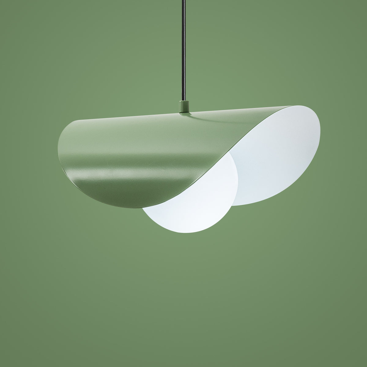 Vatoz Pendellampe - Minze in Minze präsentiert im Onlineshop von KAQTU Design AG. Pendelleuchte ist von Opviq
