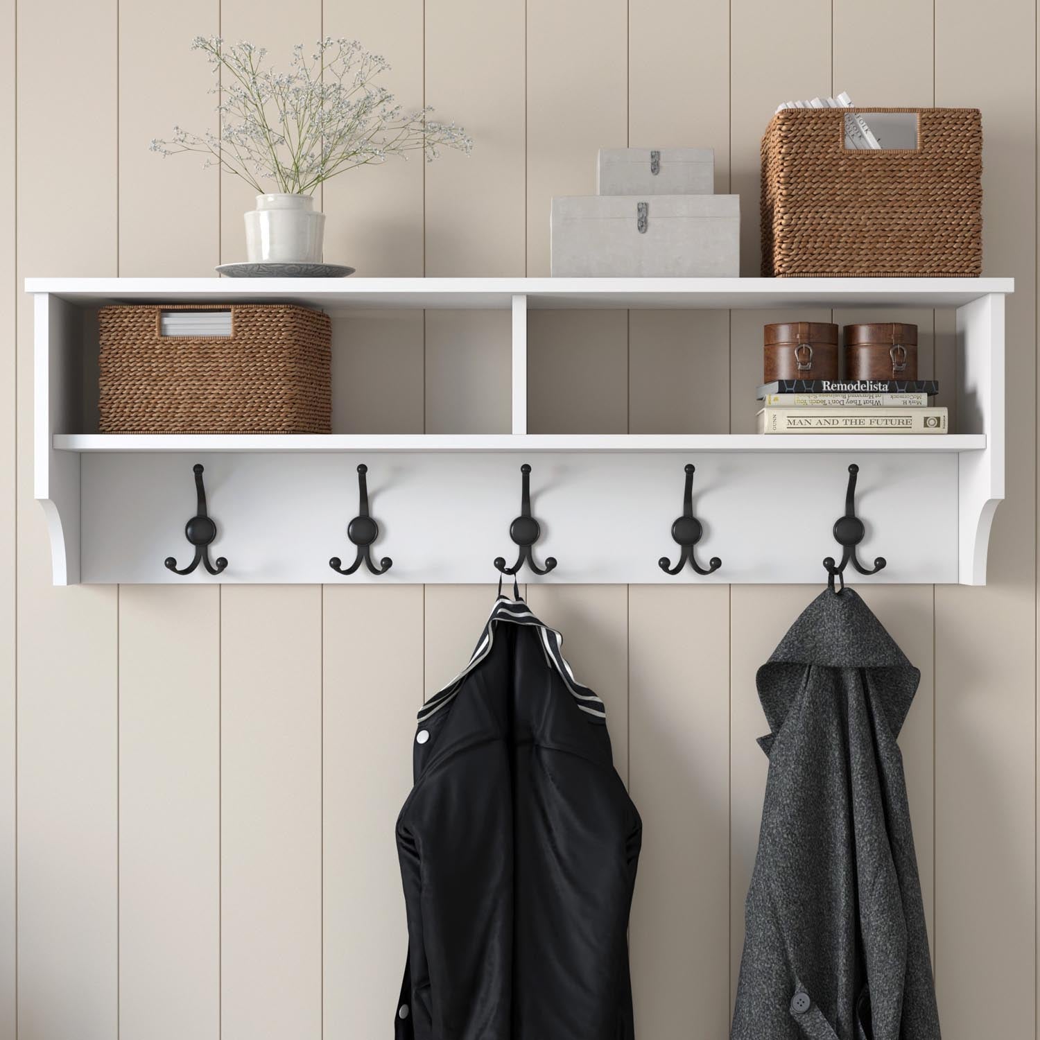 P2 - 439 in Weiss präsentiert im Onlineshop von KAQTU Design AG. Garderobe ist von Hanah Home