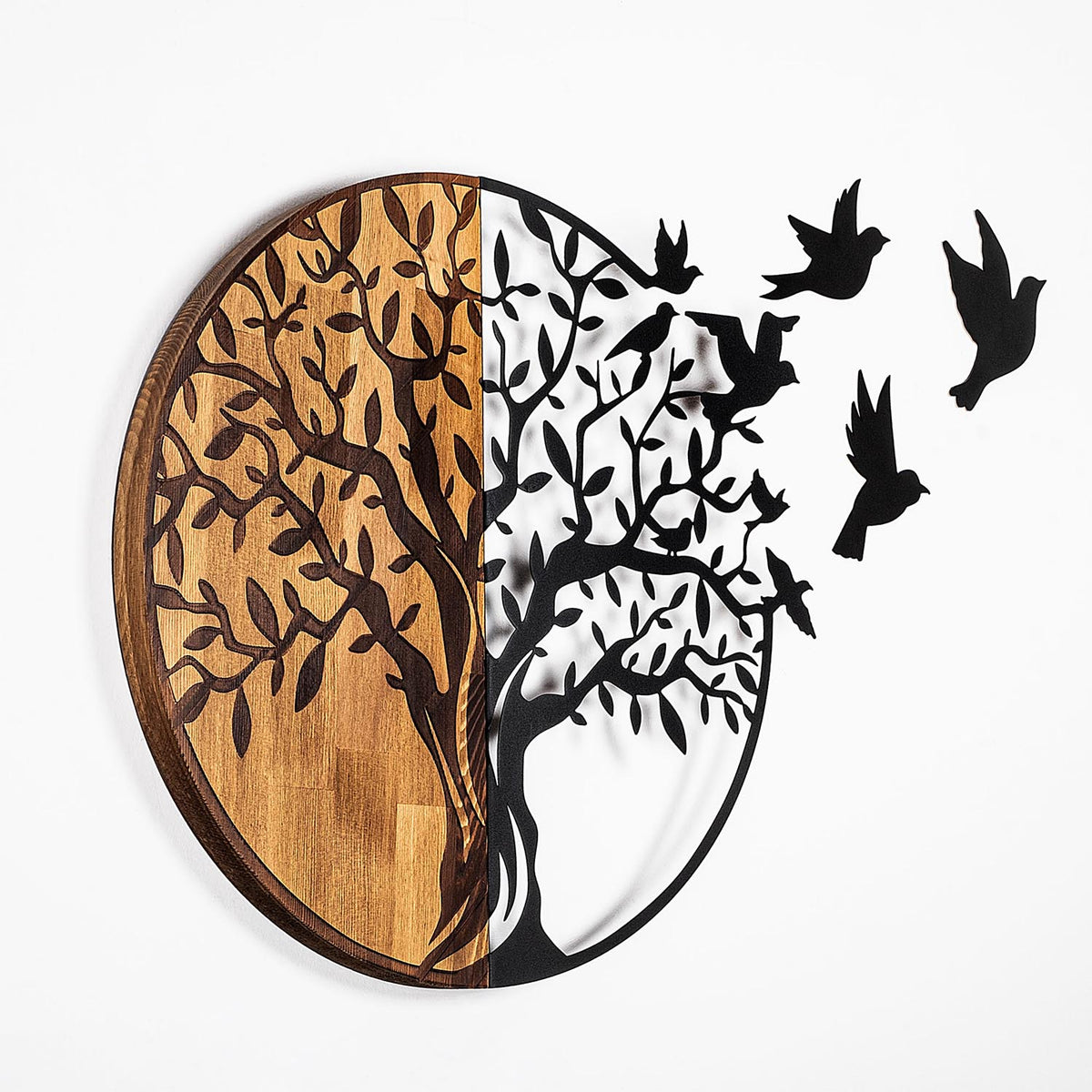 Tree And Birds Wanddeko - Schwarznuss in Schwarznuss präsentiert im Onlineshop von KAQTU Design AG. Wanddeko ist von Wallity